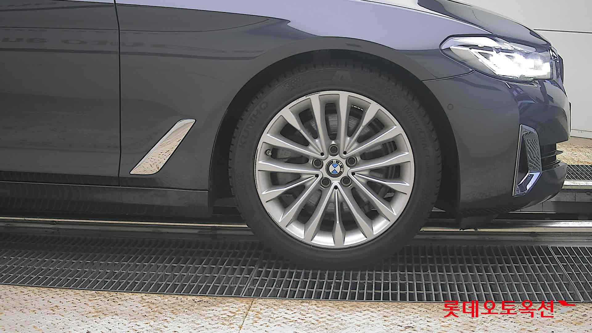 2022 - bmw 520i