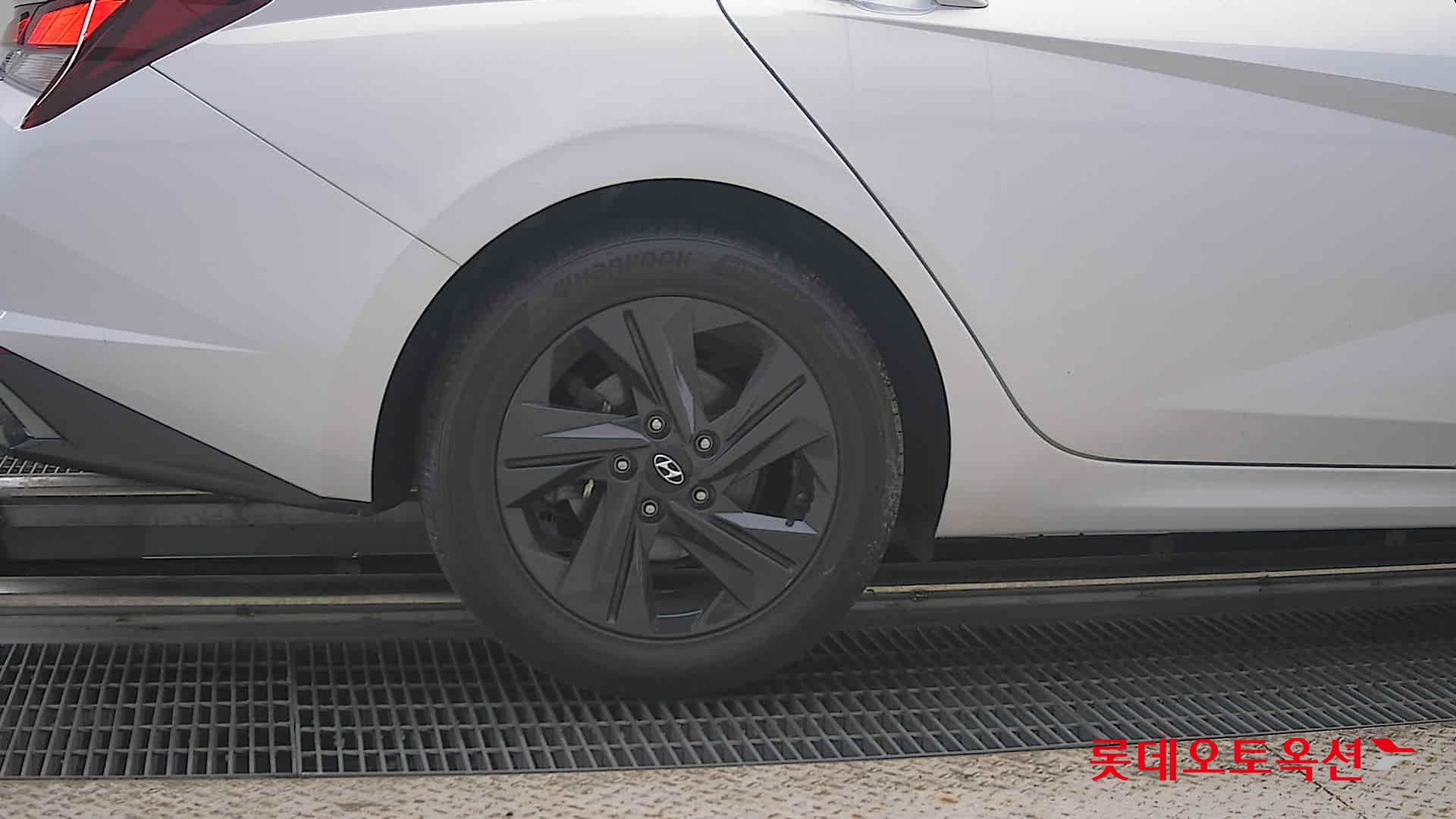 2021 - hyundai avante