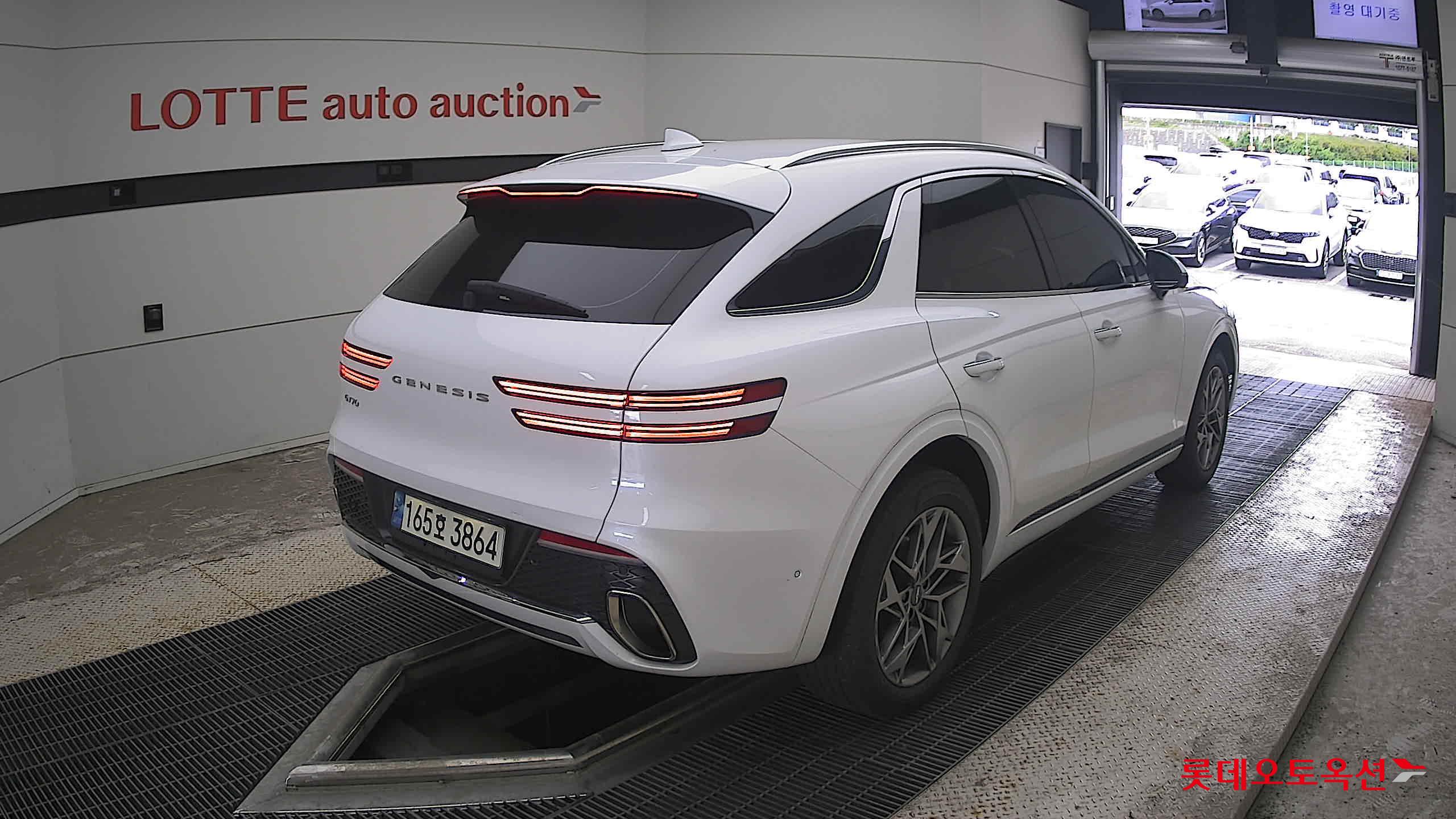 2022 - genesis gv70
