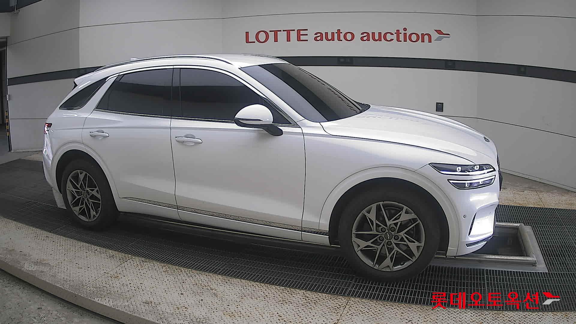 2022 - genesis gv70
