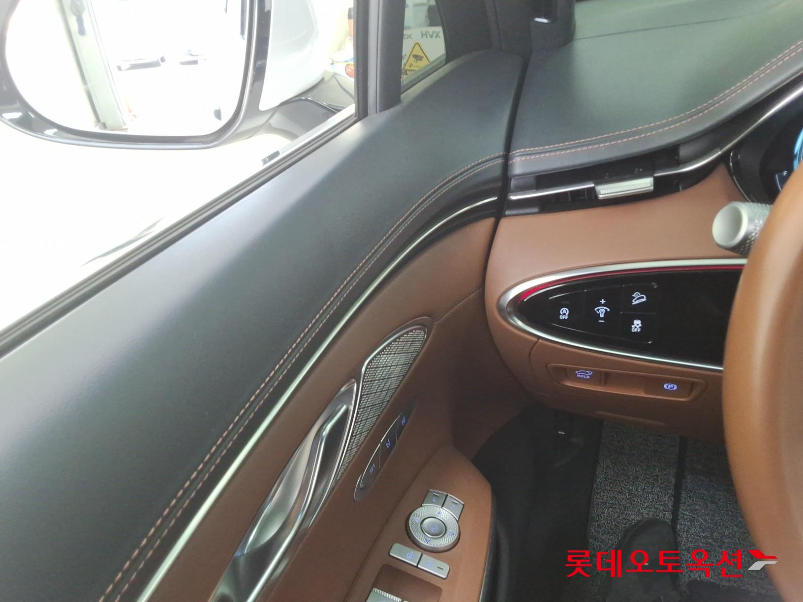 2022 - genesis gv70