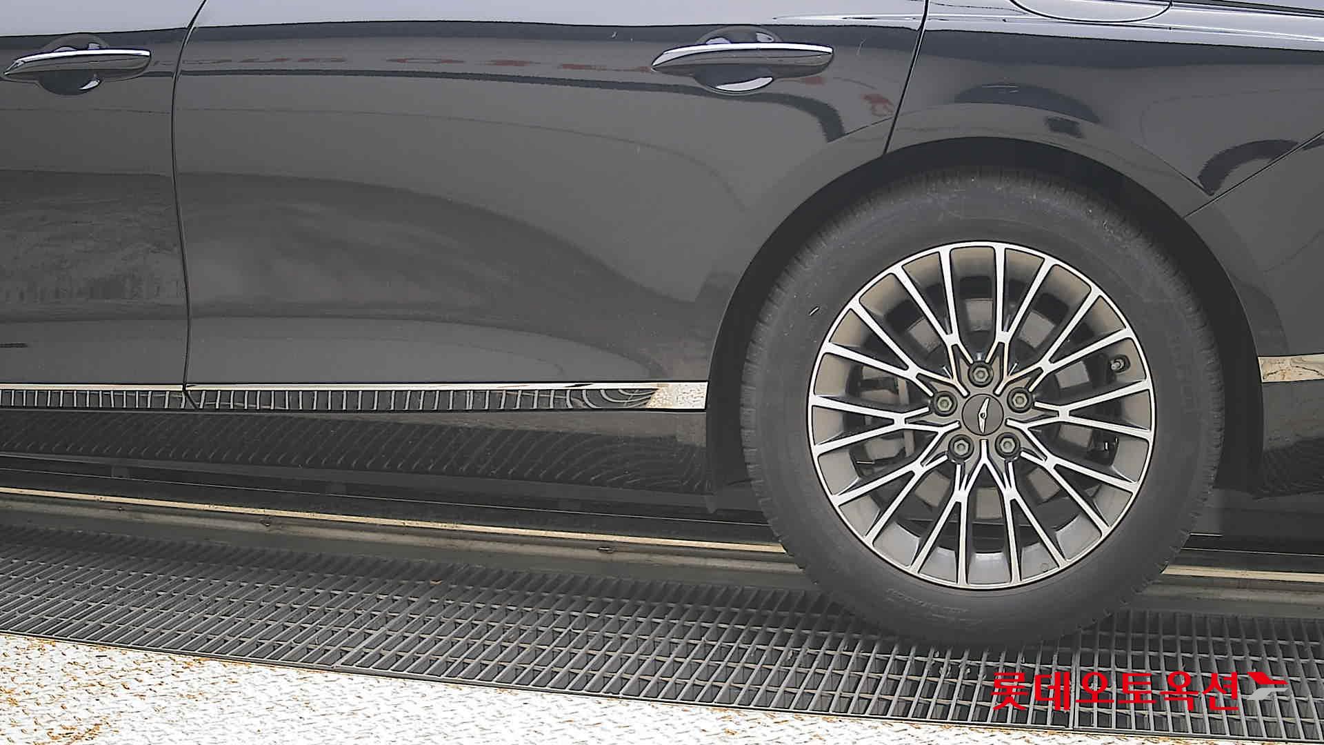 2022 - genesis g80