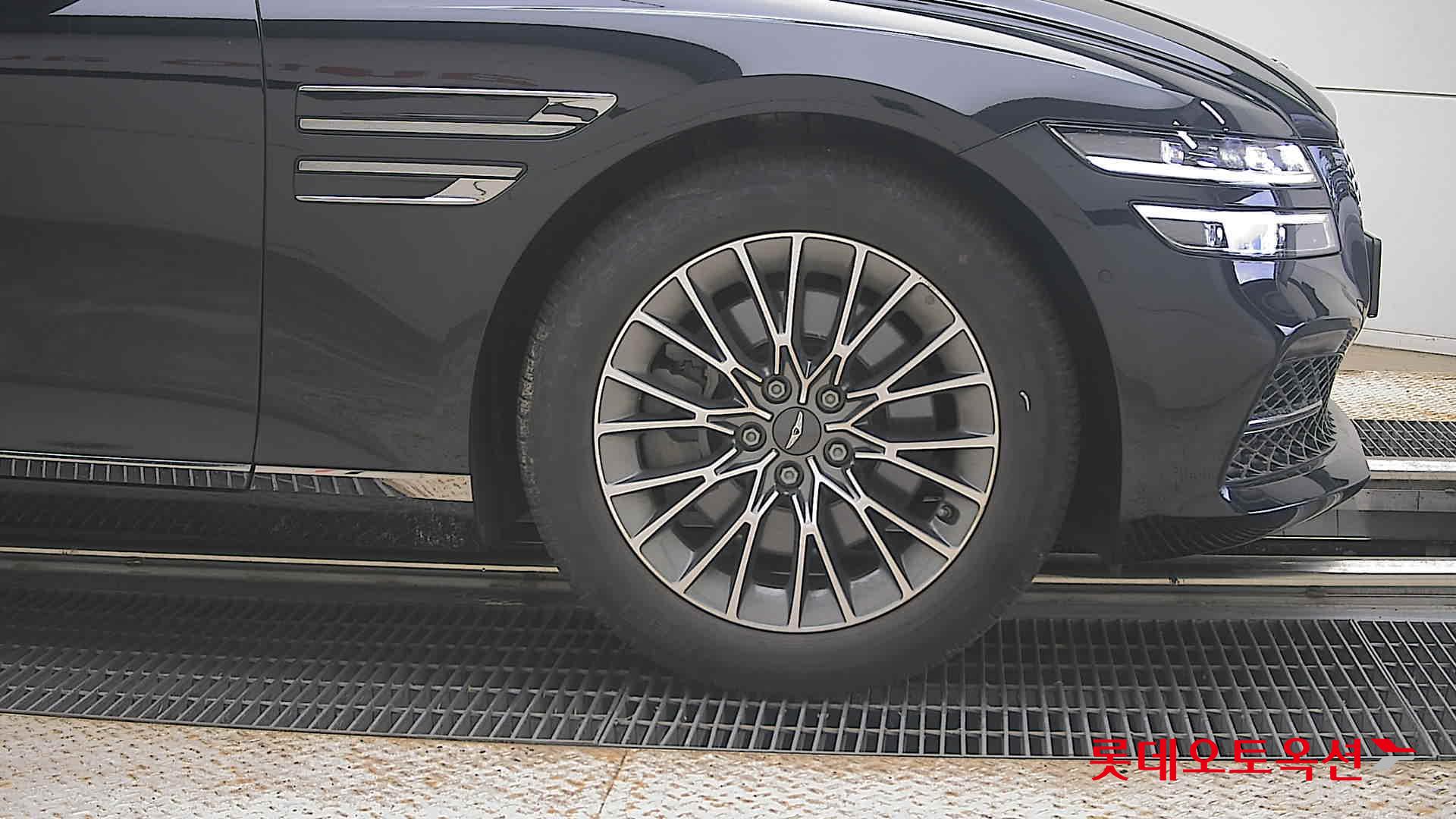2022 - genesis g80