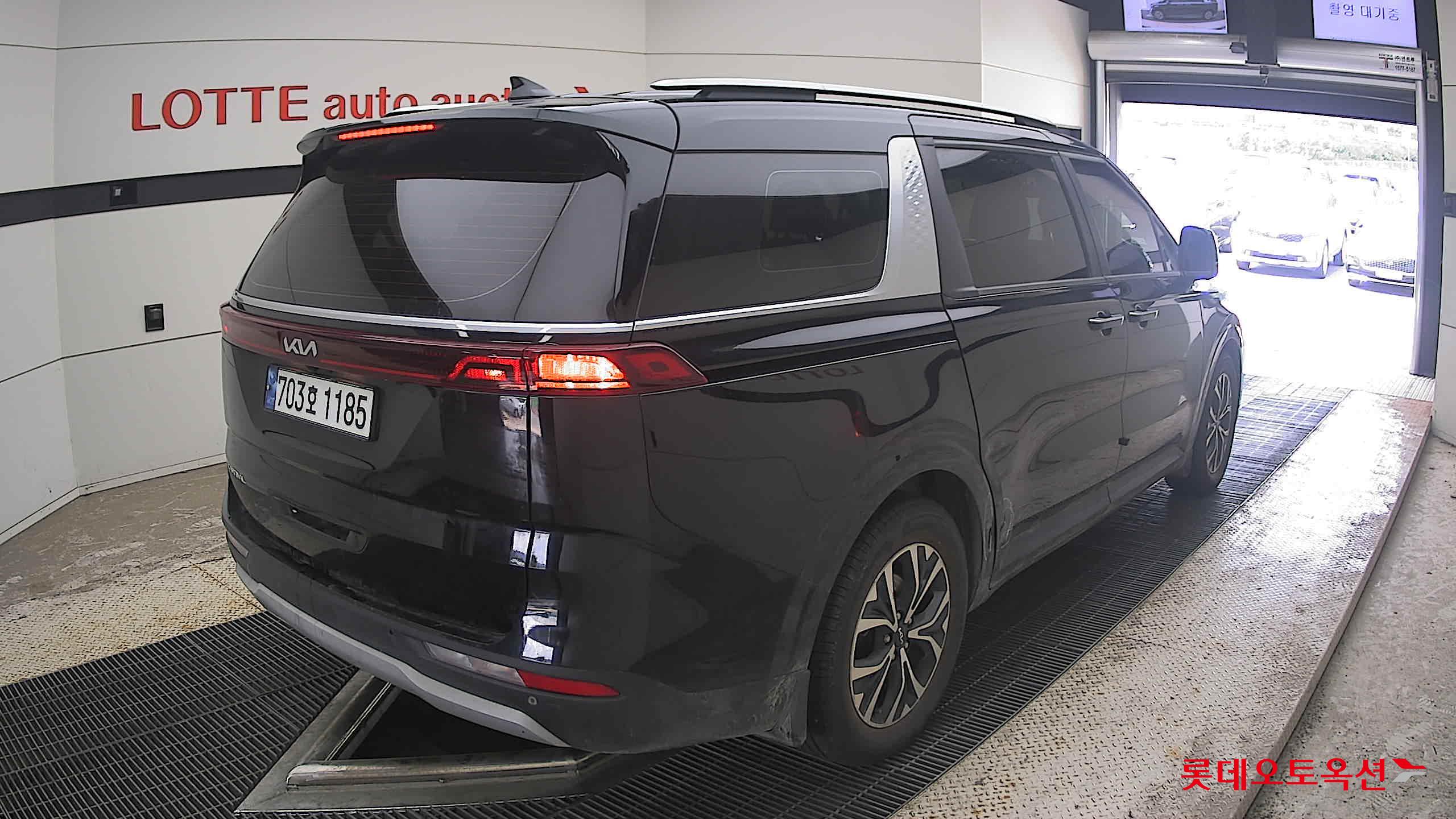 2023 - kia carnival