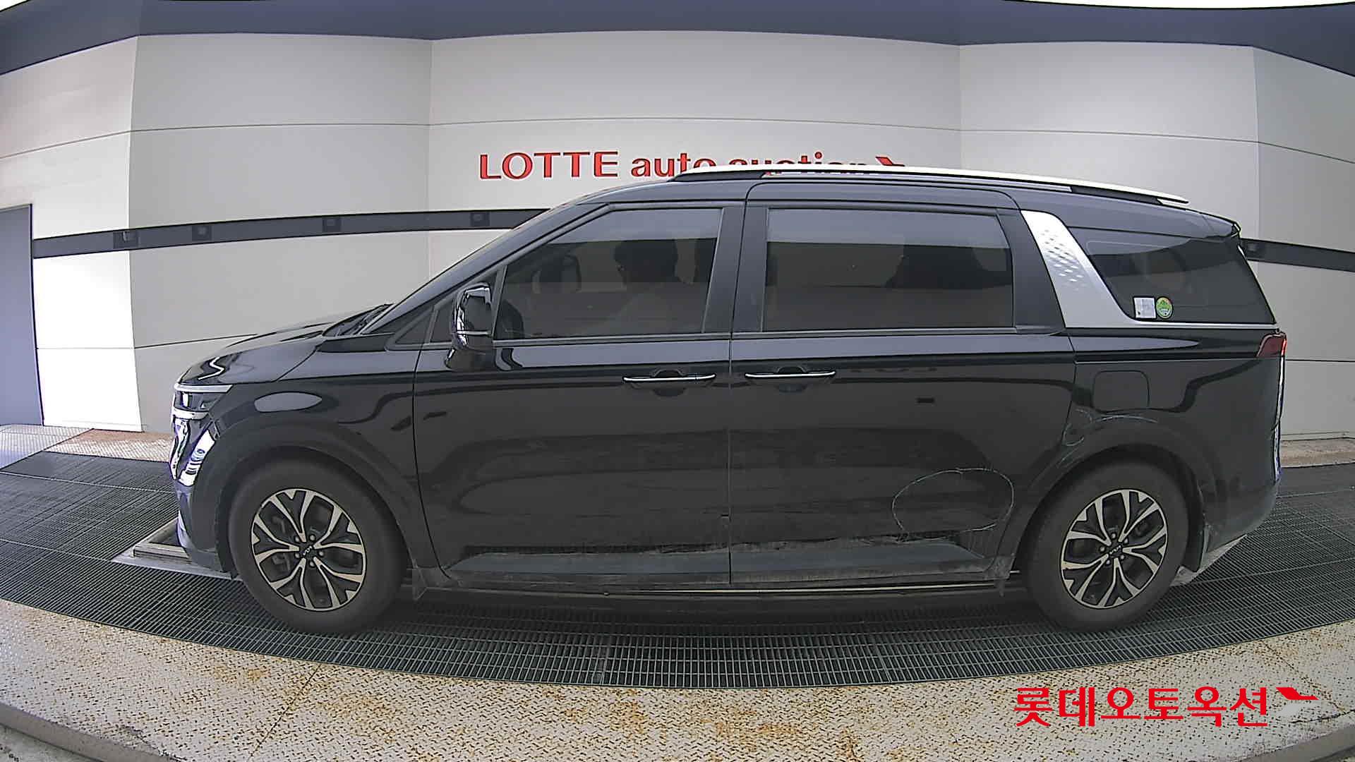 2023 - kia carnival