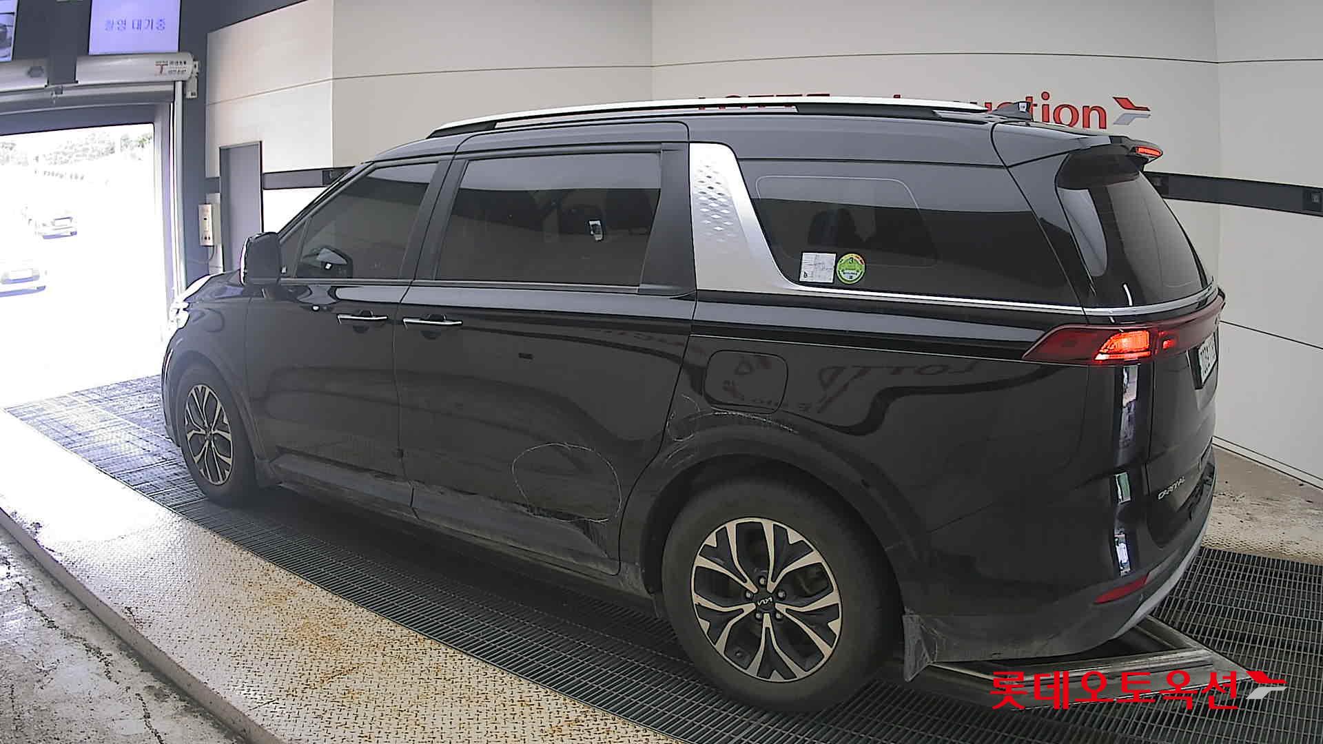 2023 - kia carnival