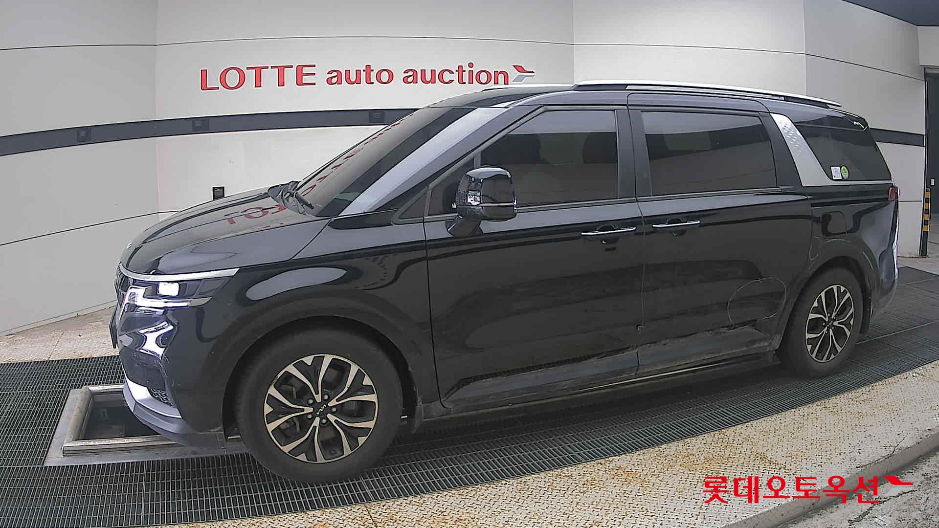2023 - kia carnival