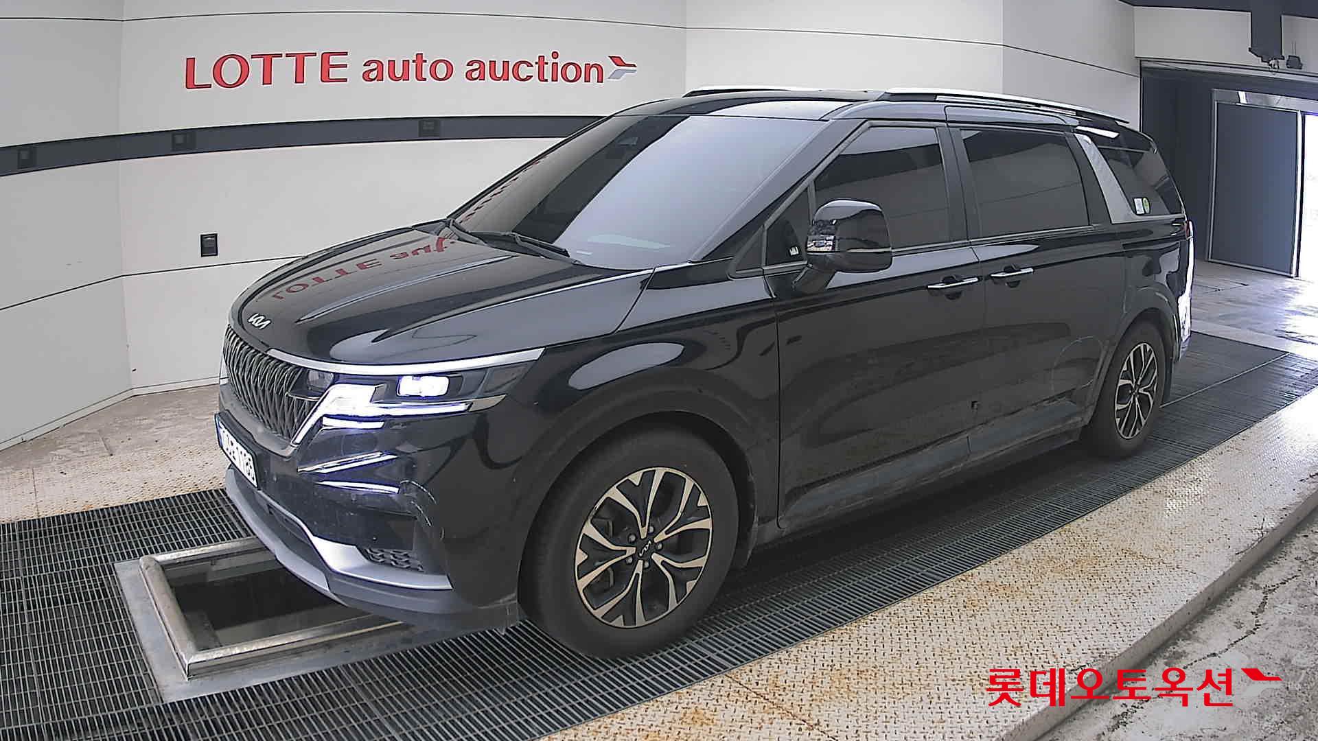 2023 - kia carnival