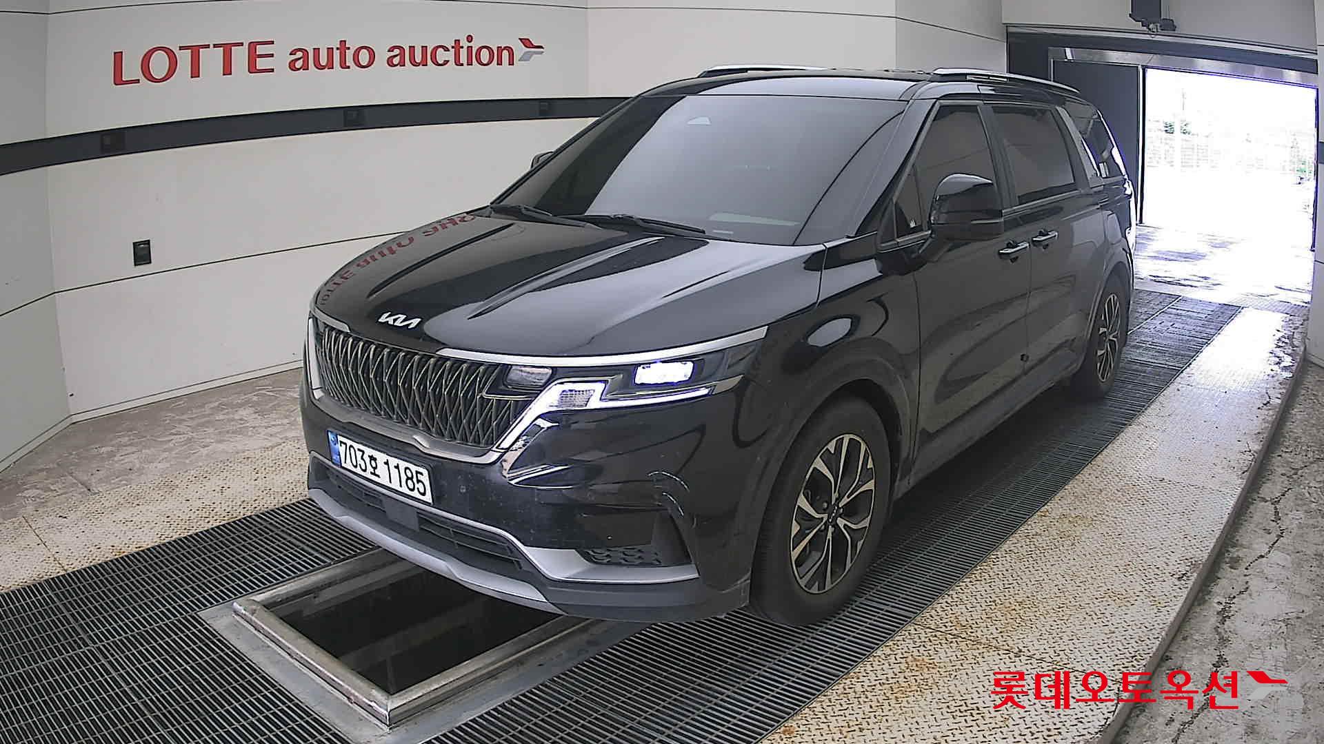 2023 - kia carnival