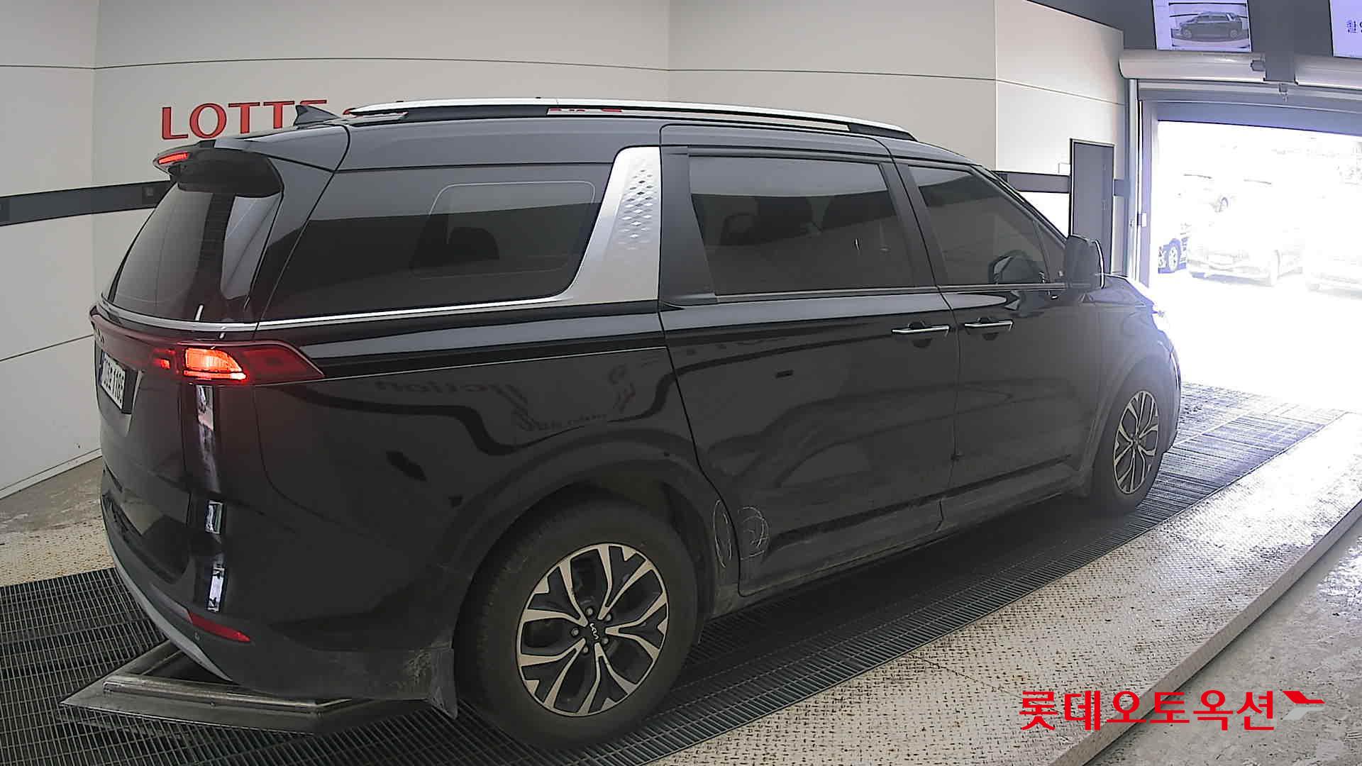 2023 - kia carnival