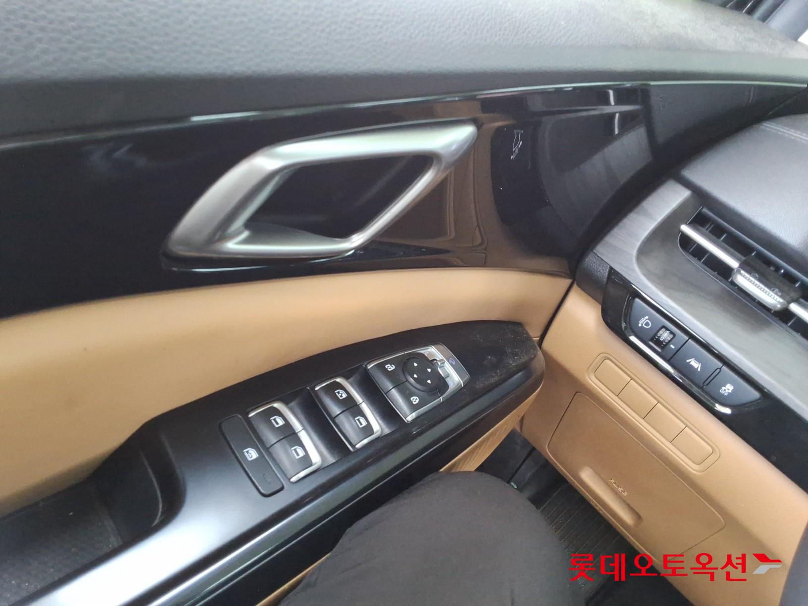 2023 - kia carnival