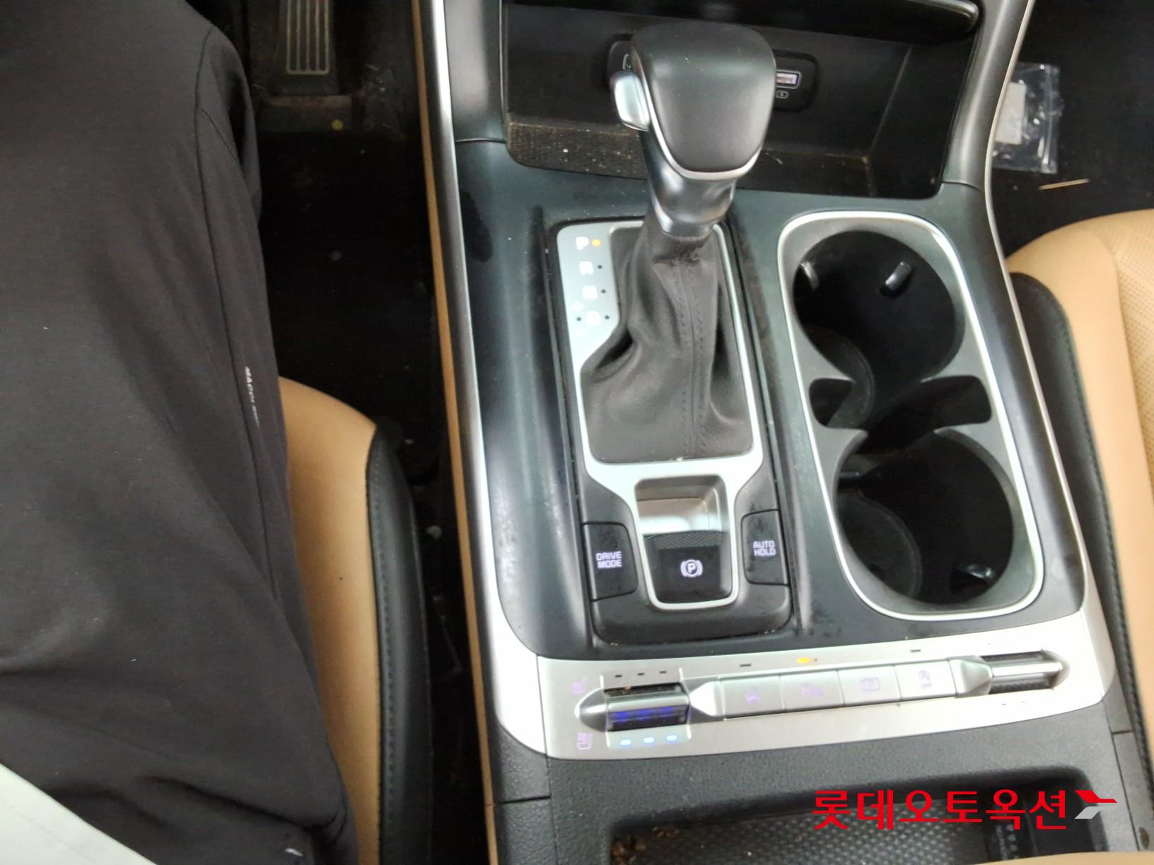 2023 - kia carnival