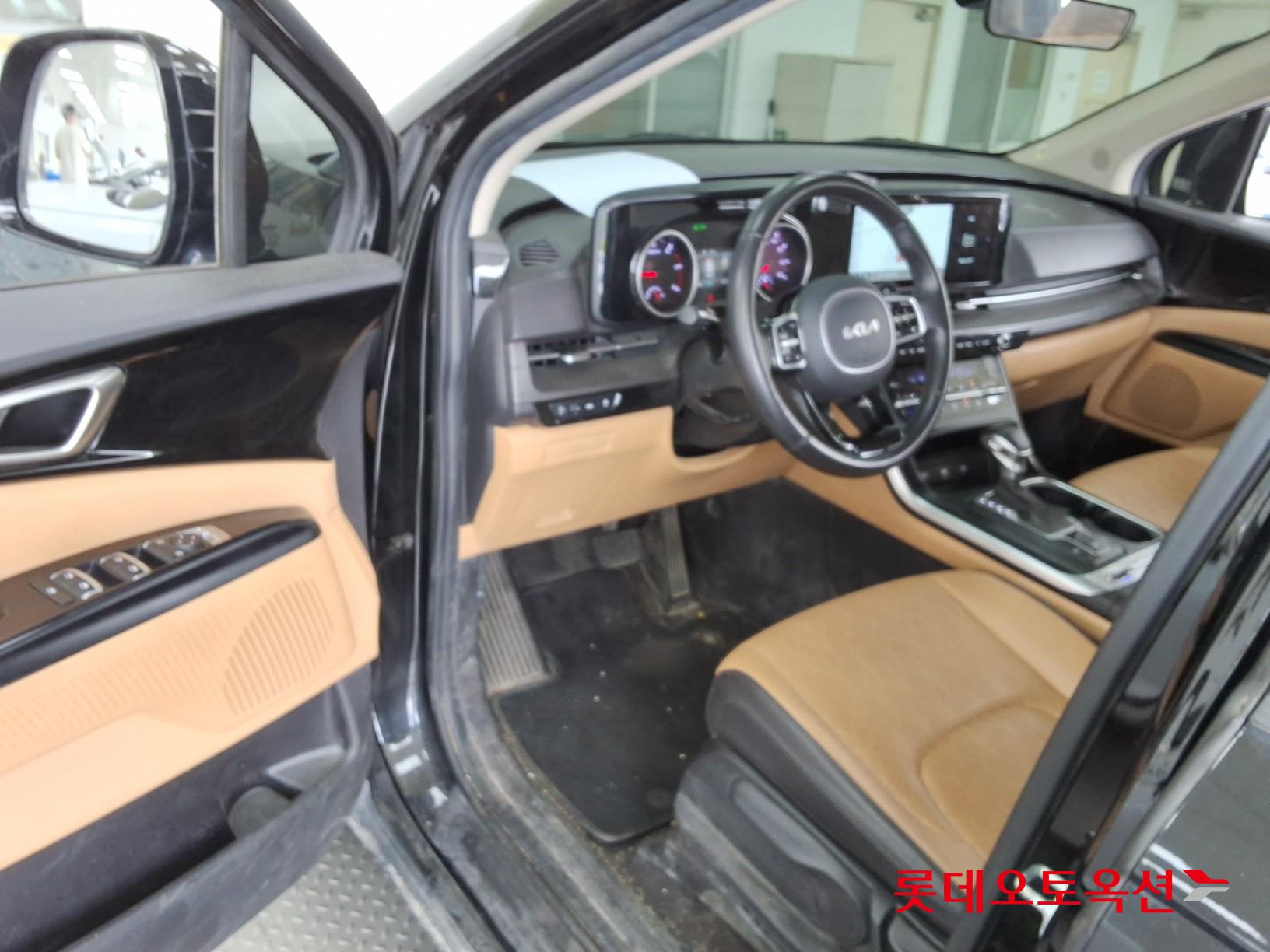 2023 - kia carnival
