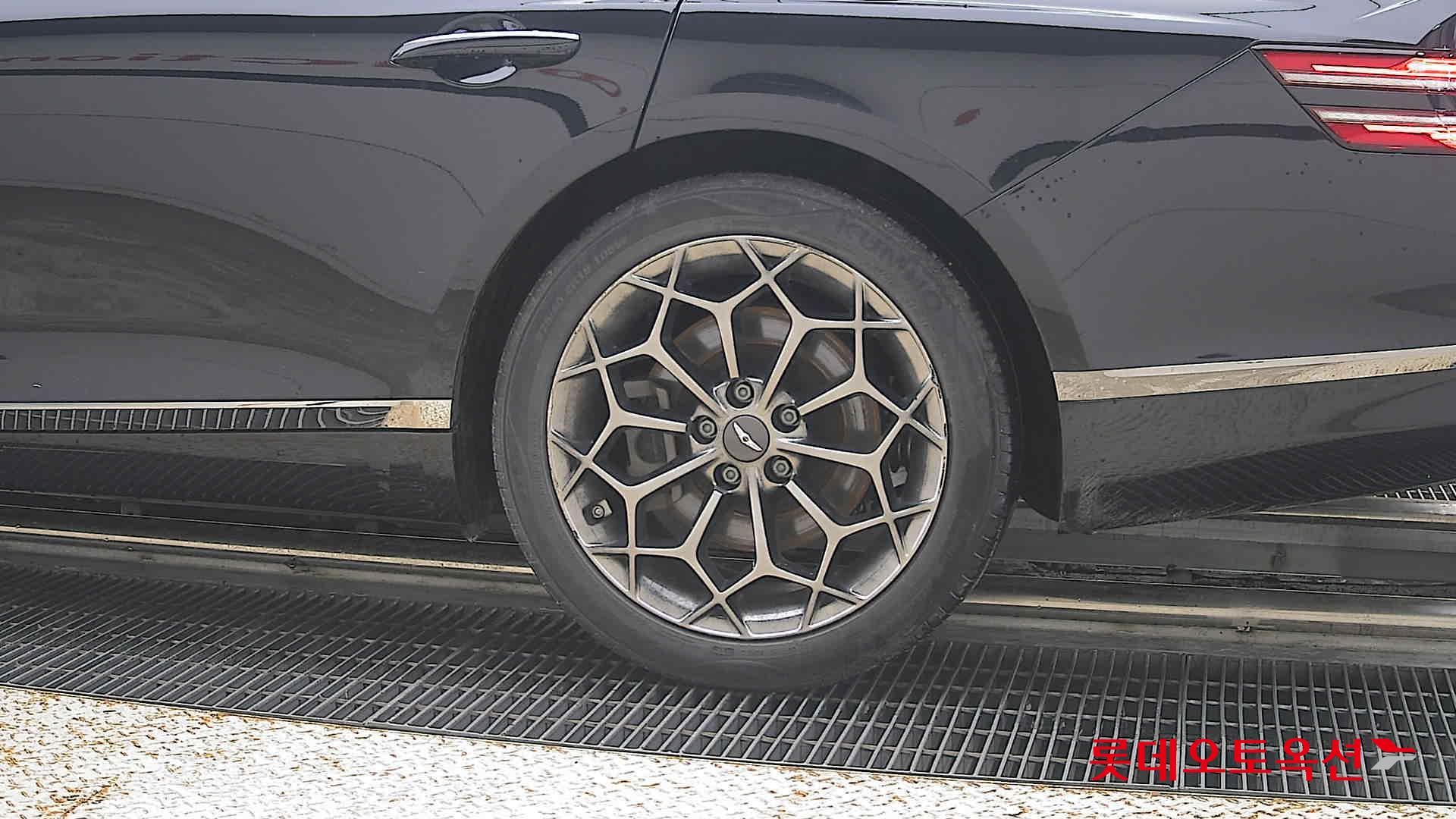 2021 - genesis g80