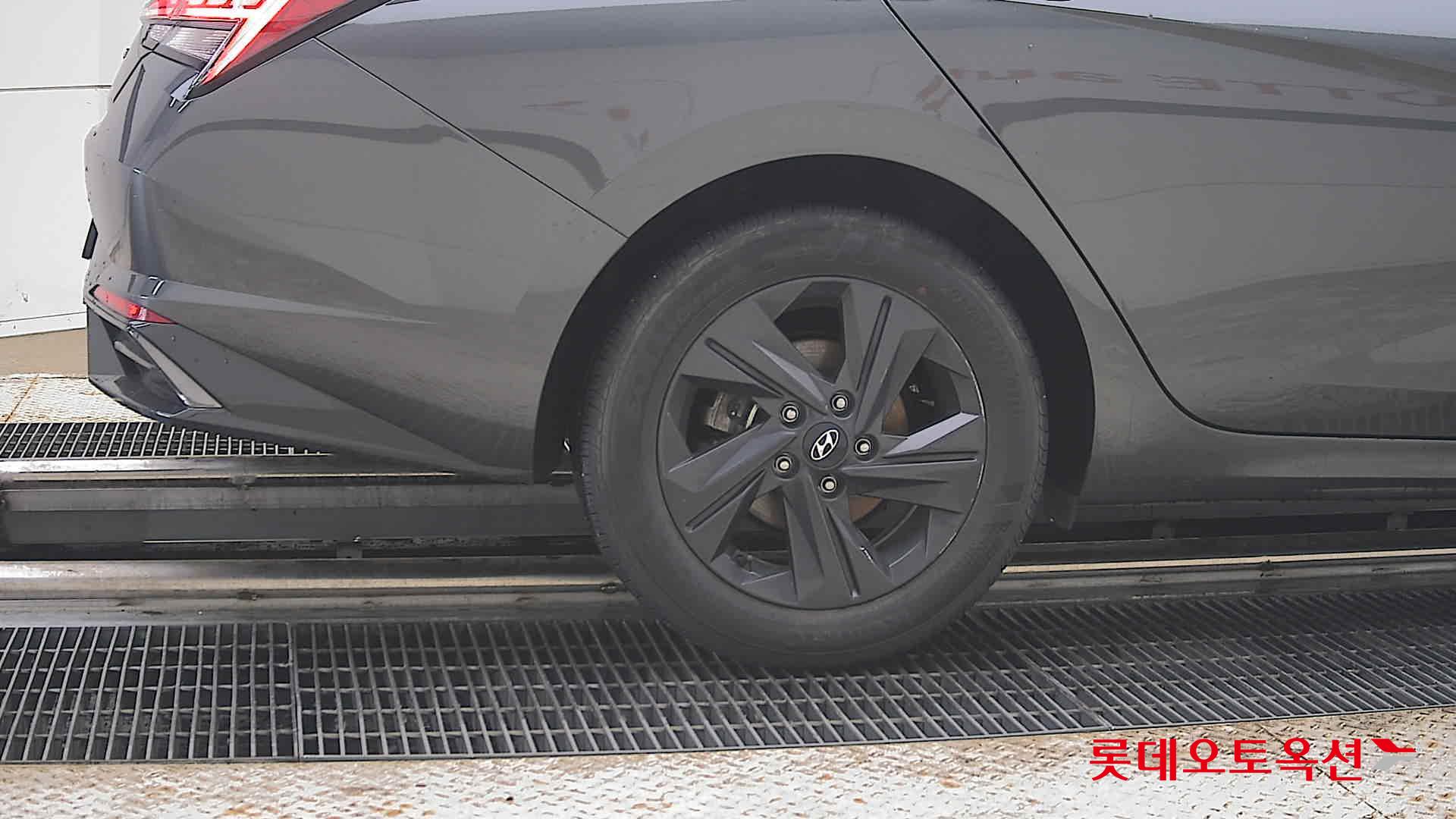 2021 - hyundai avante