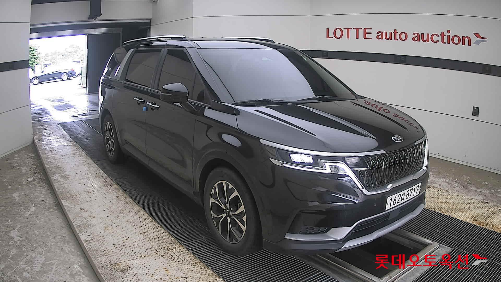 2021 - kia carnival