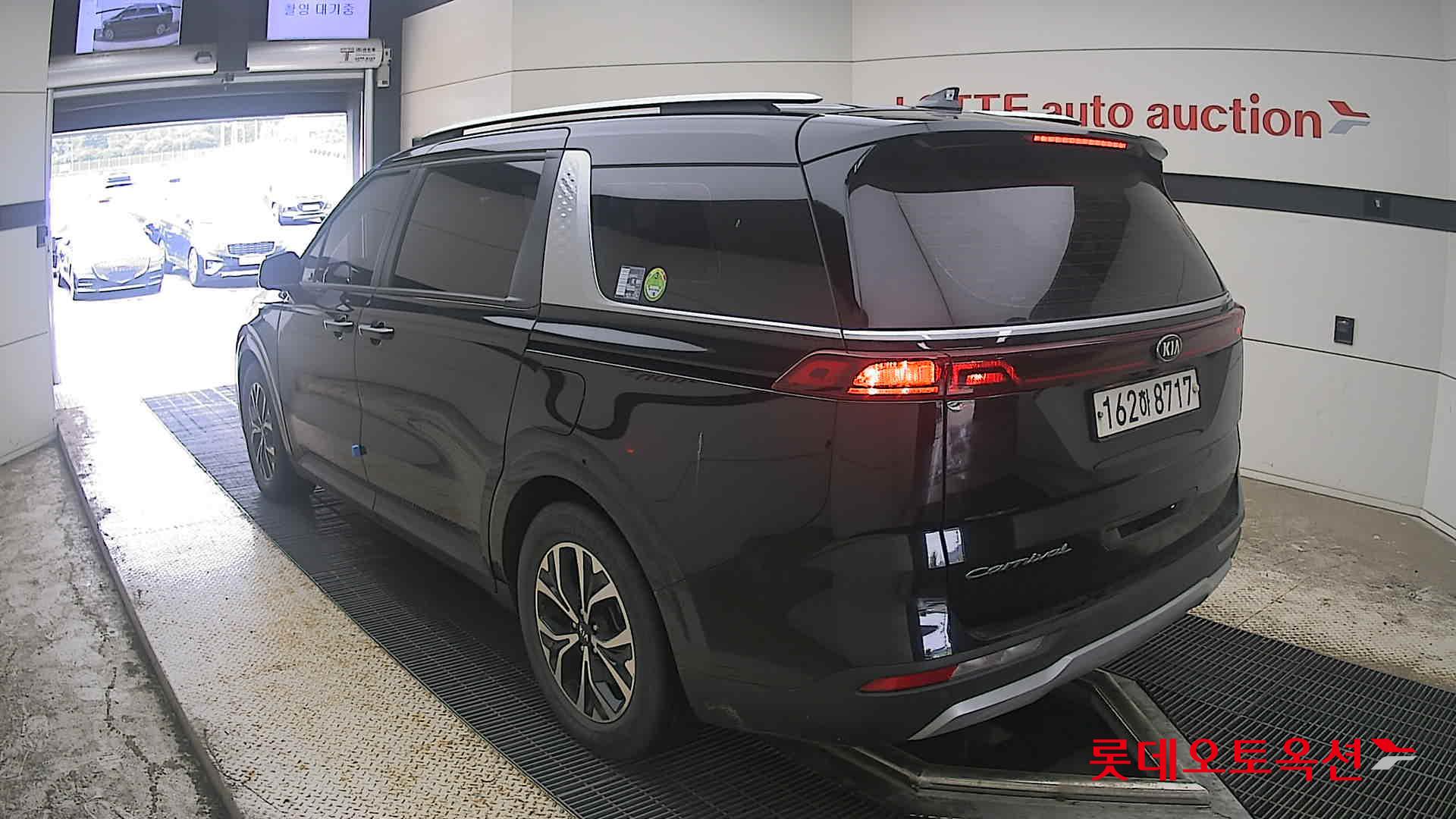 2021 - kia carnival