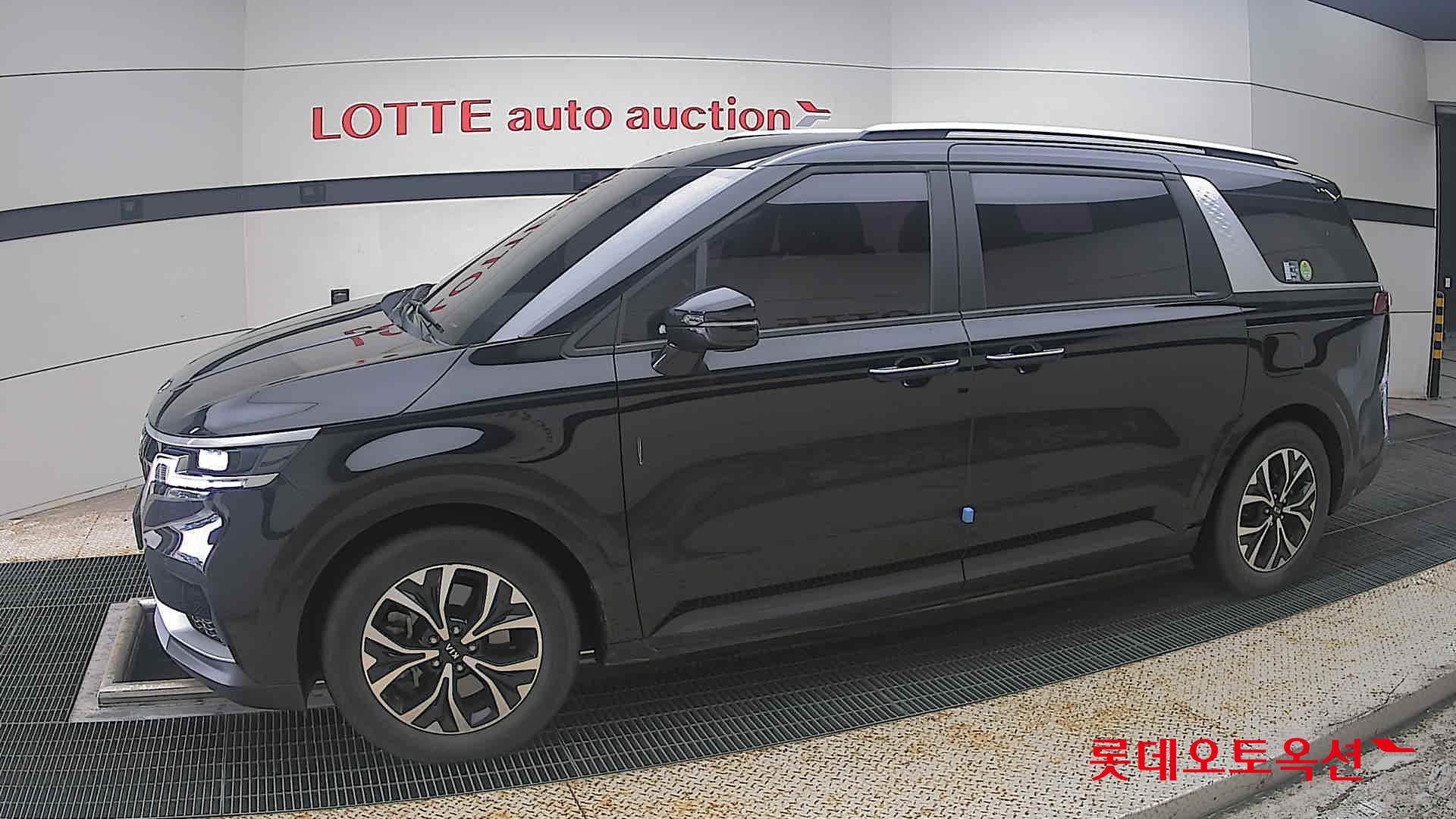 2021 - kia carnival