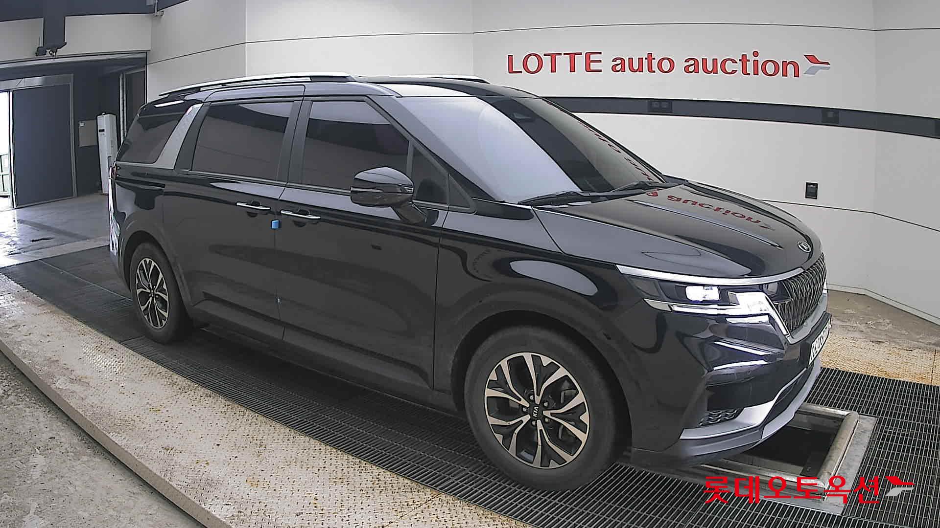 2021 - kia carnival