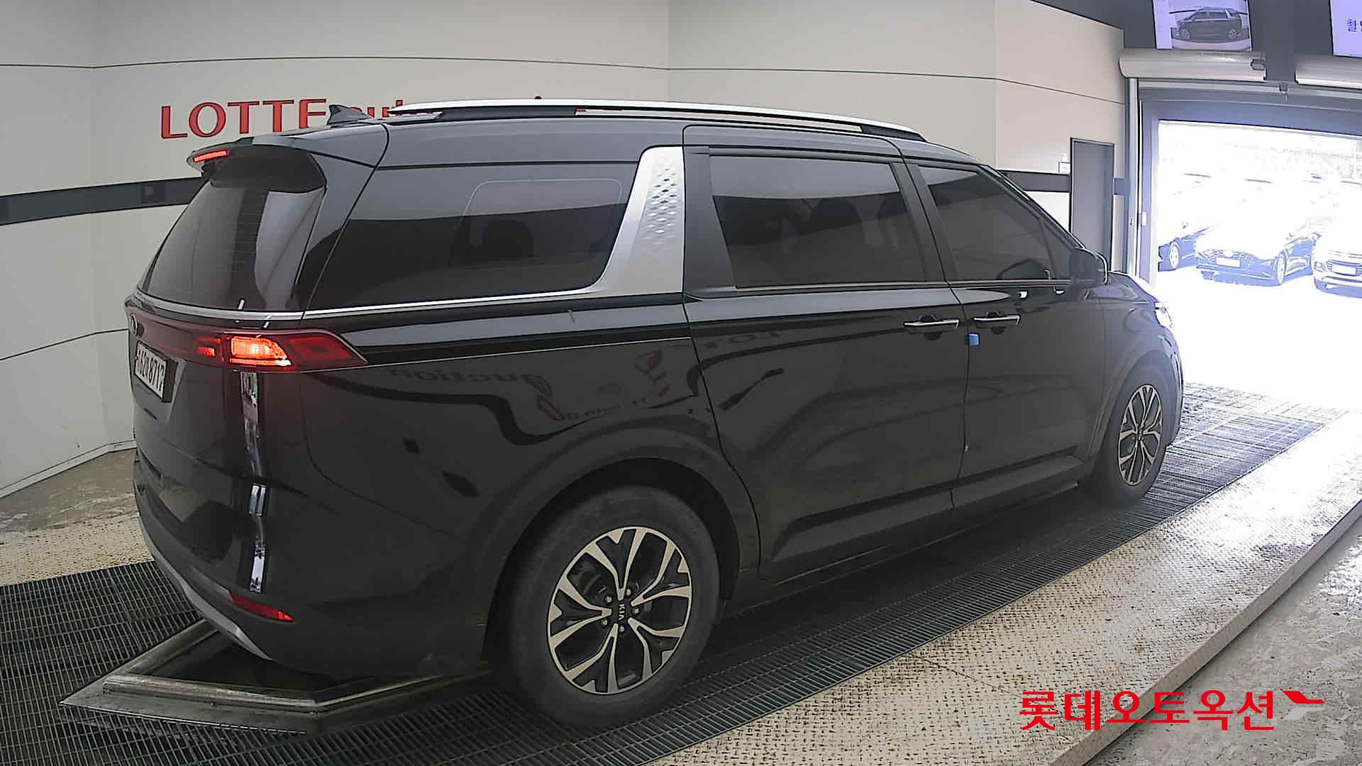 2021 - kia carnival