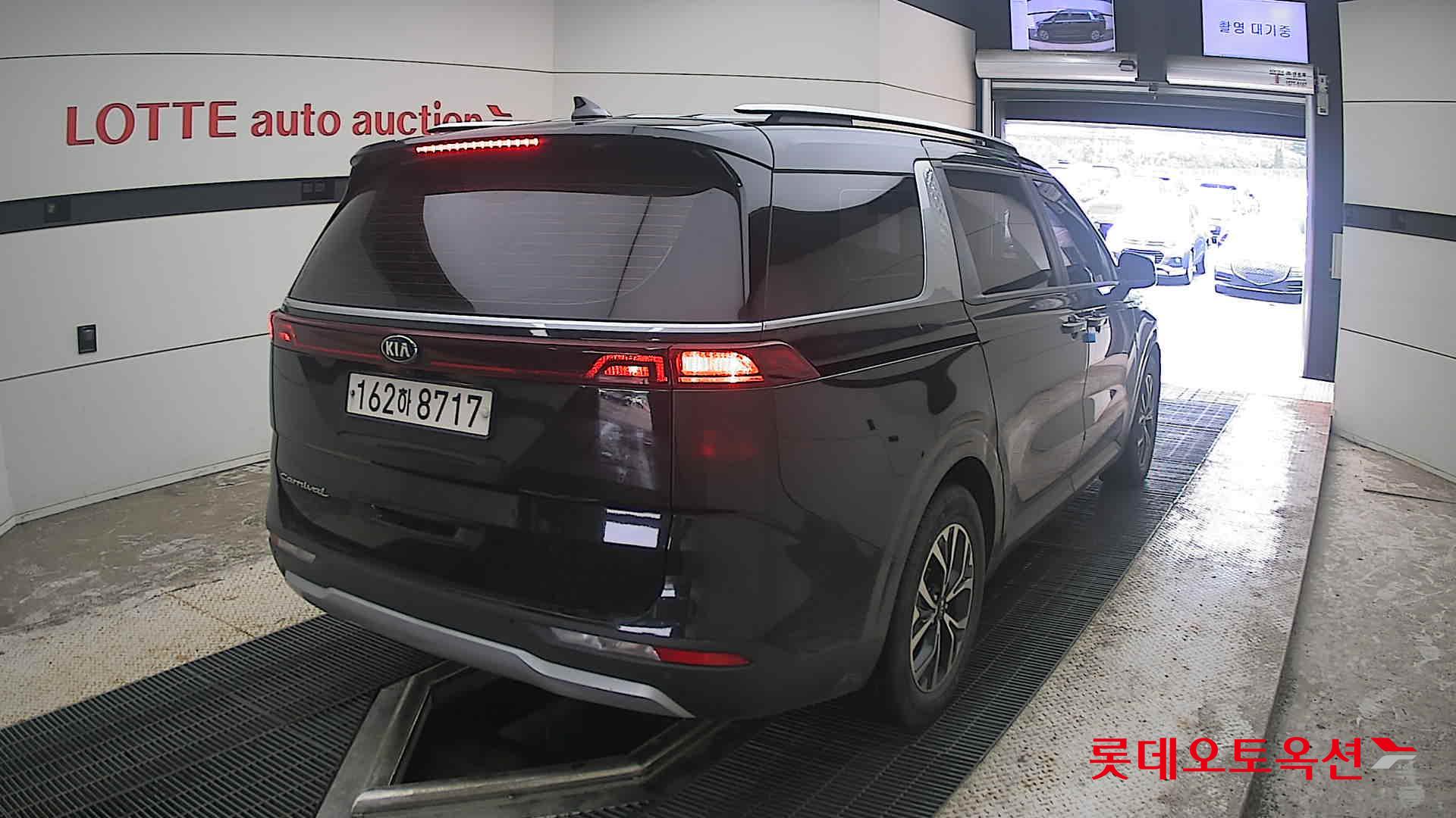 2021 - kia carnival