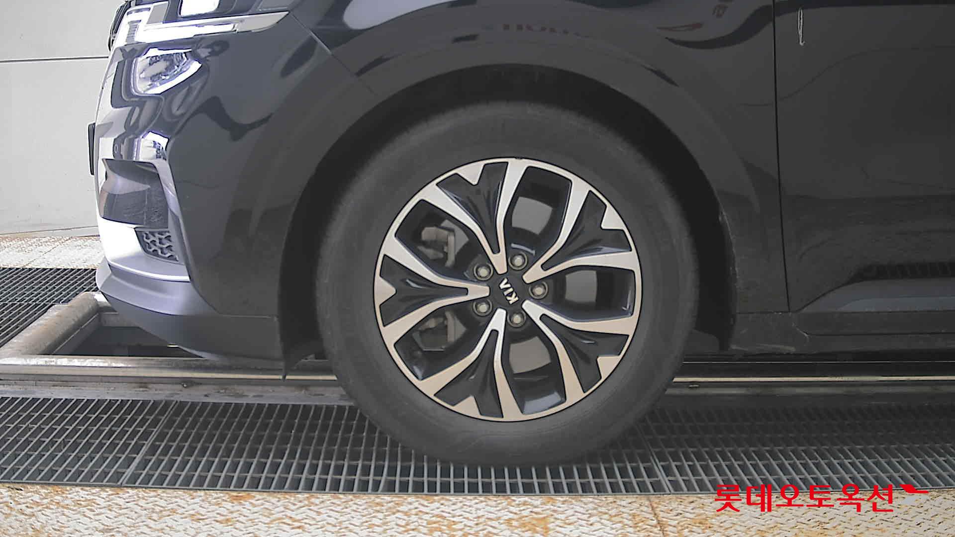 2021 - kia carnival