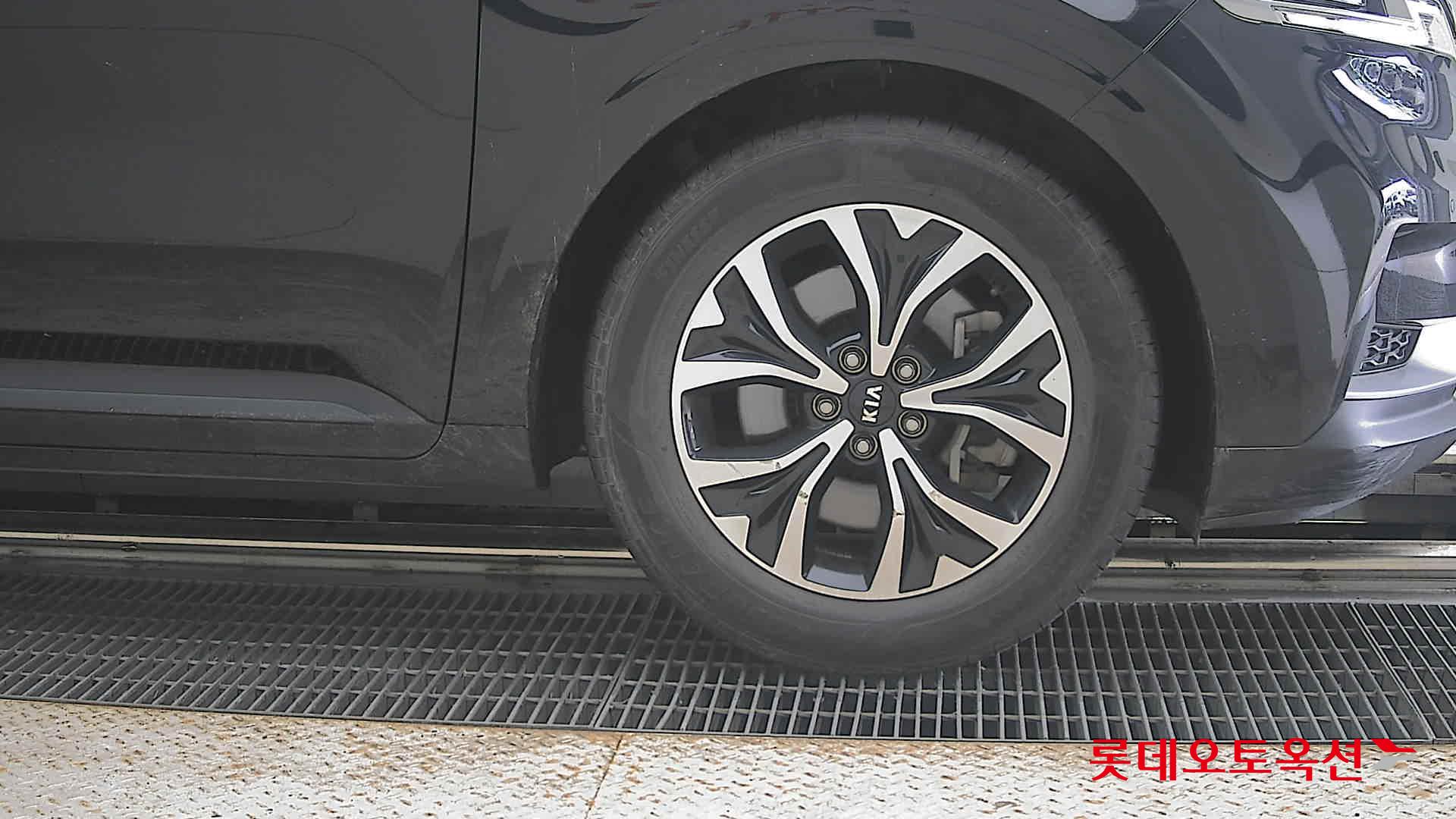2021 - kia carnival