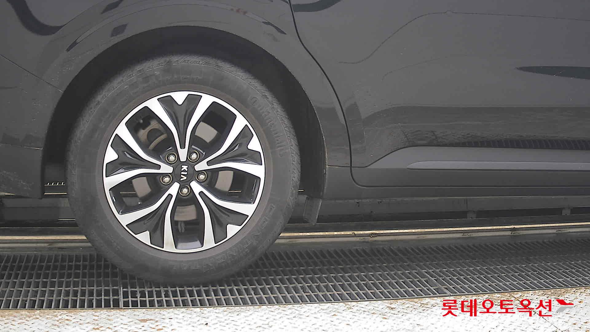 2021 - kia carnival