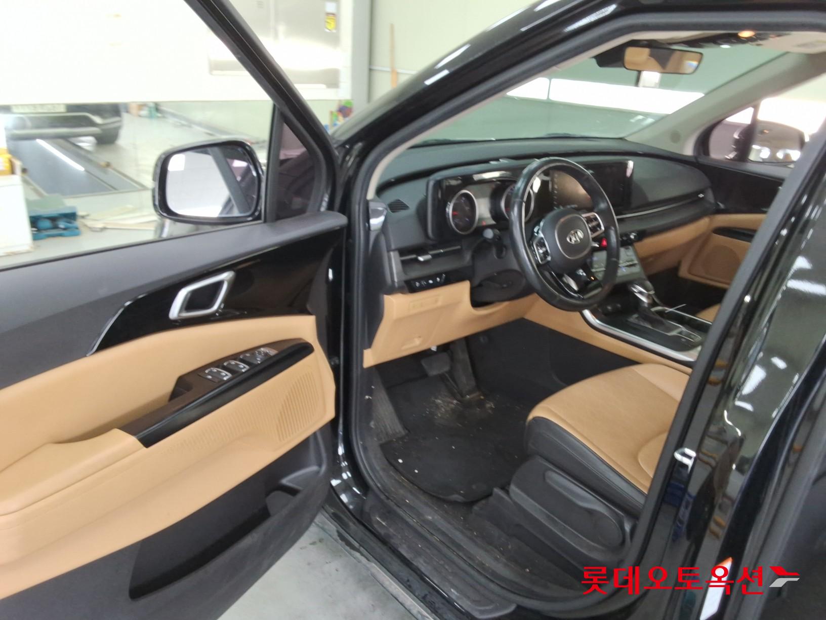 2021 - kia carnival