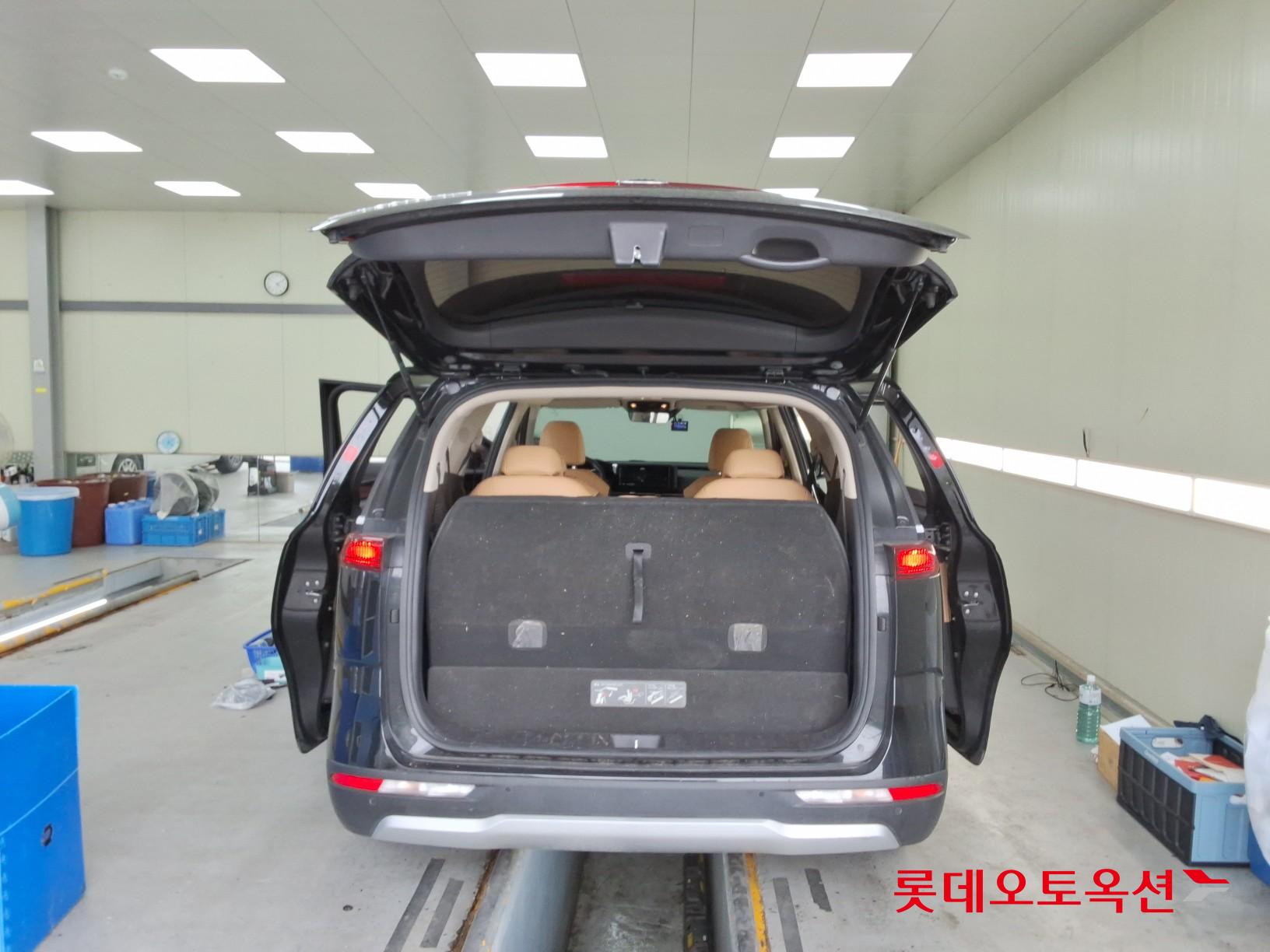 2021 - kia carnival