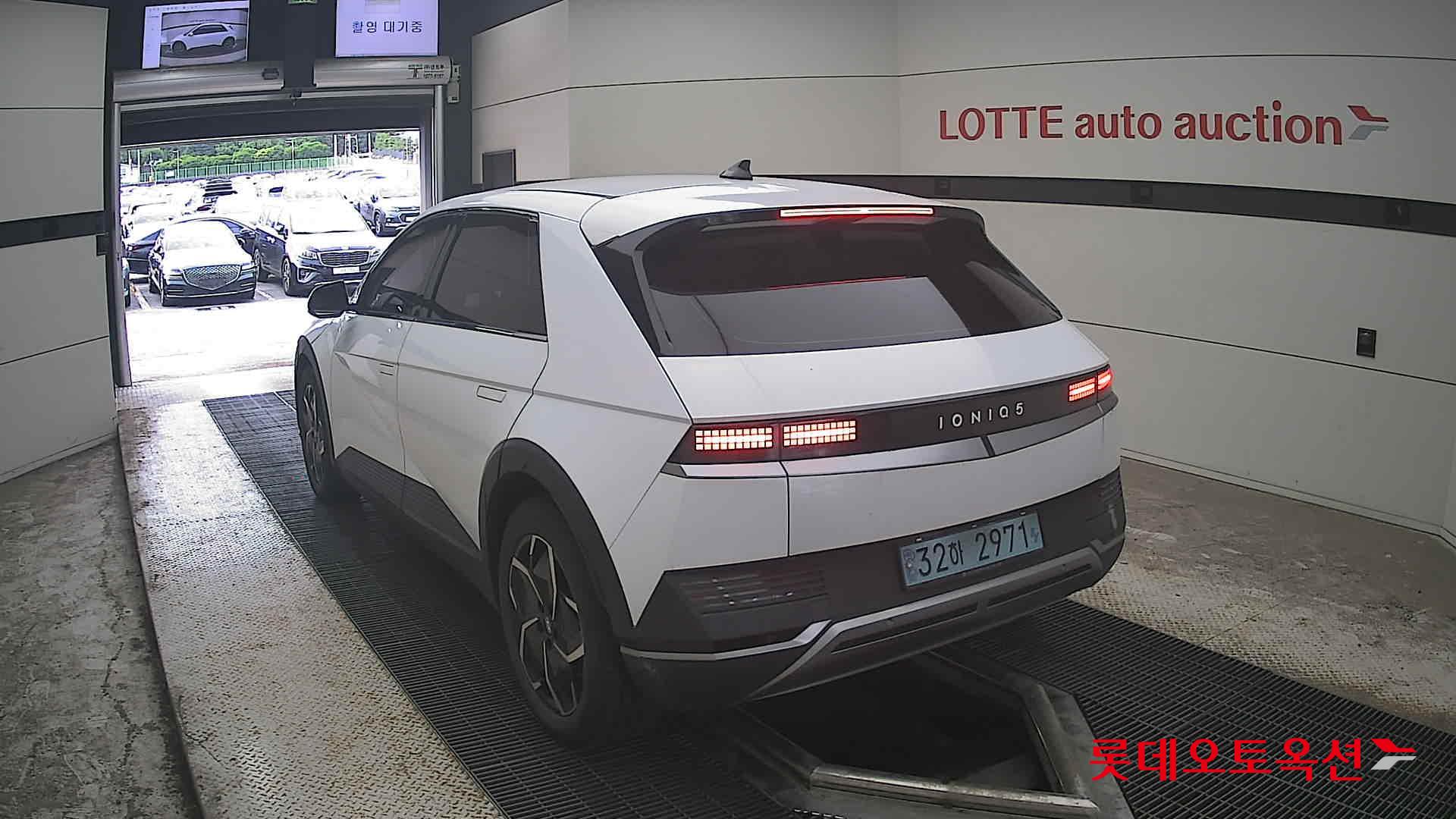 2022 - hyundai ioniq