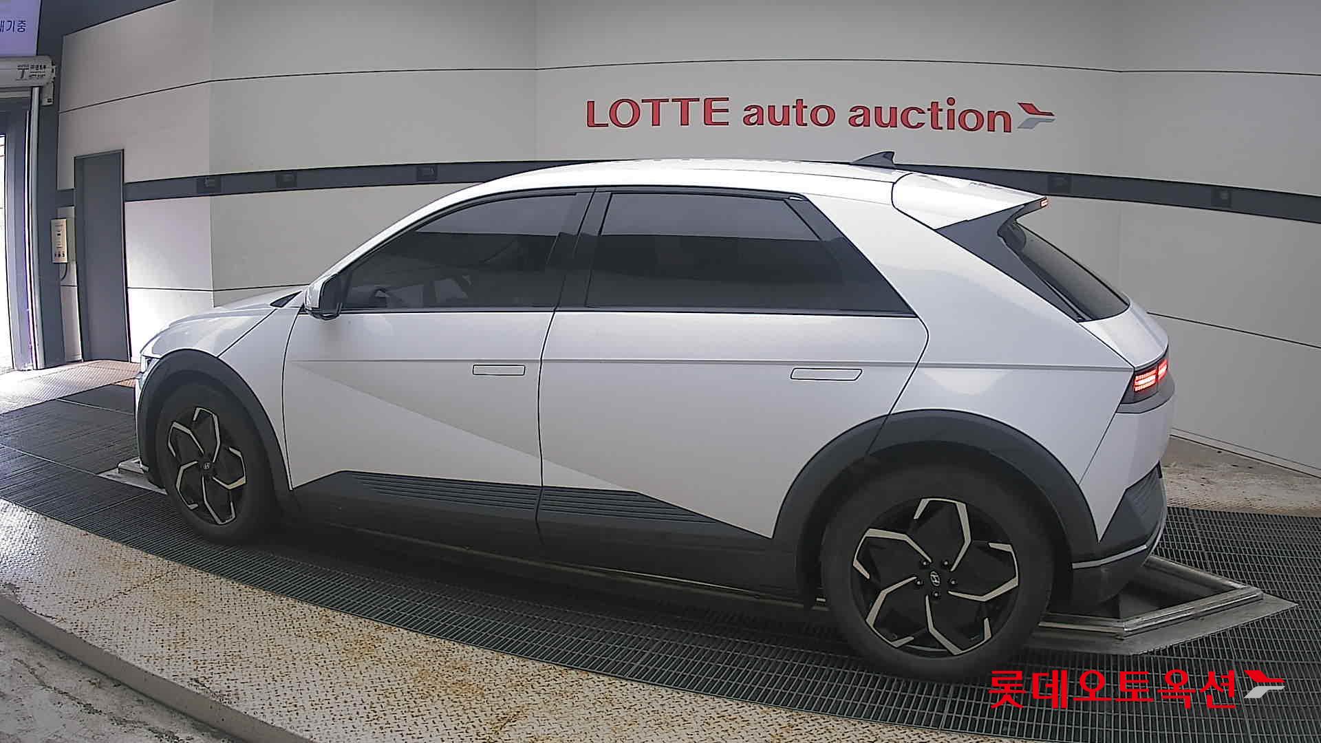 2022 - hyundai ioniq
