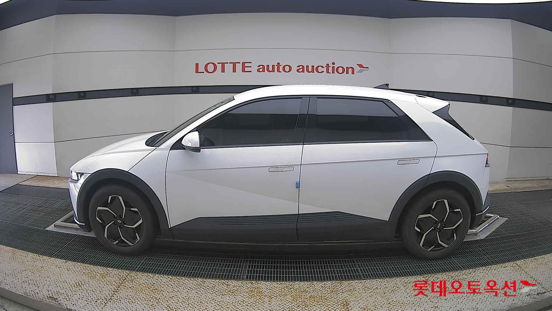 2022 - hyundai ioniq