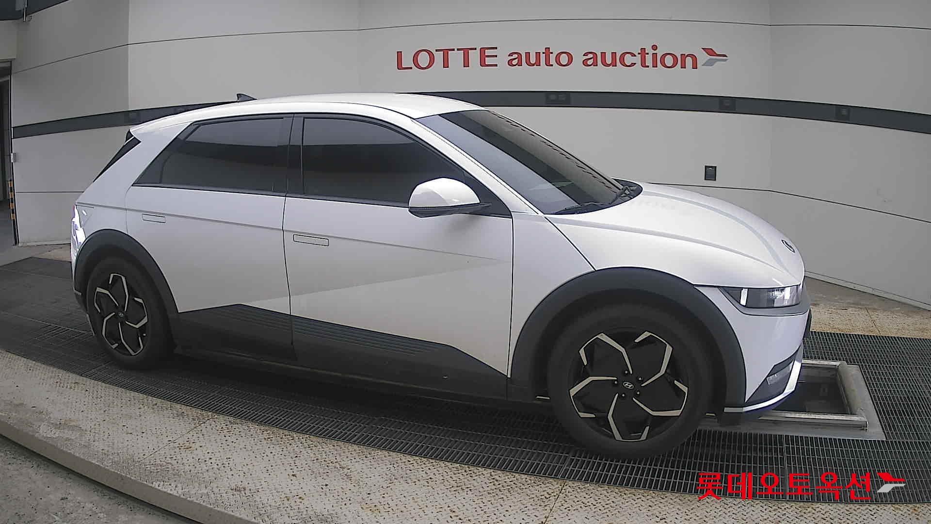2022 - hyundai ioniq