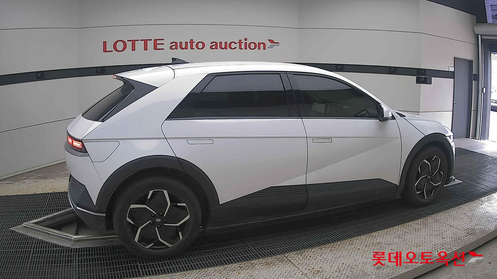 2022 - hyundai ioniq