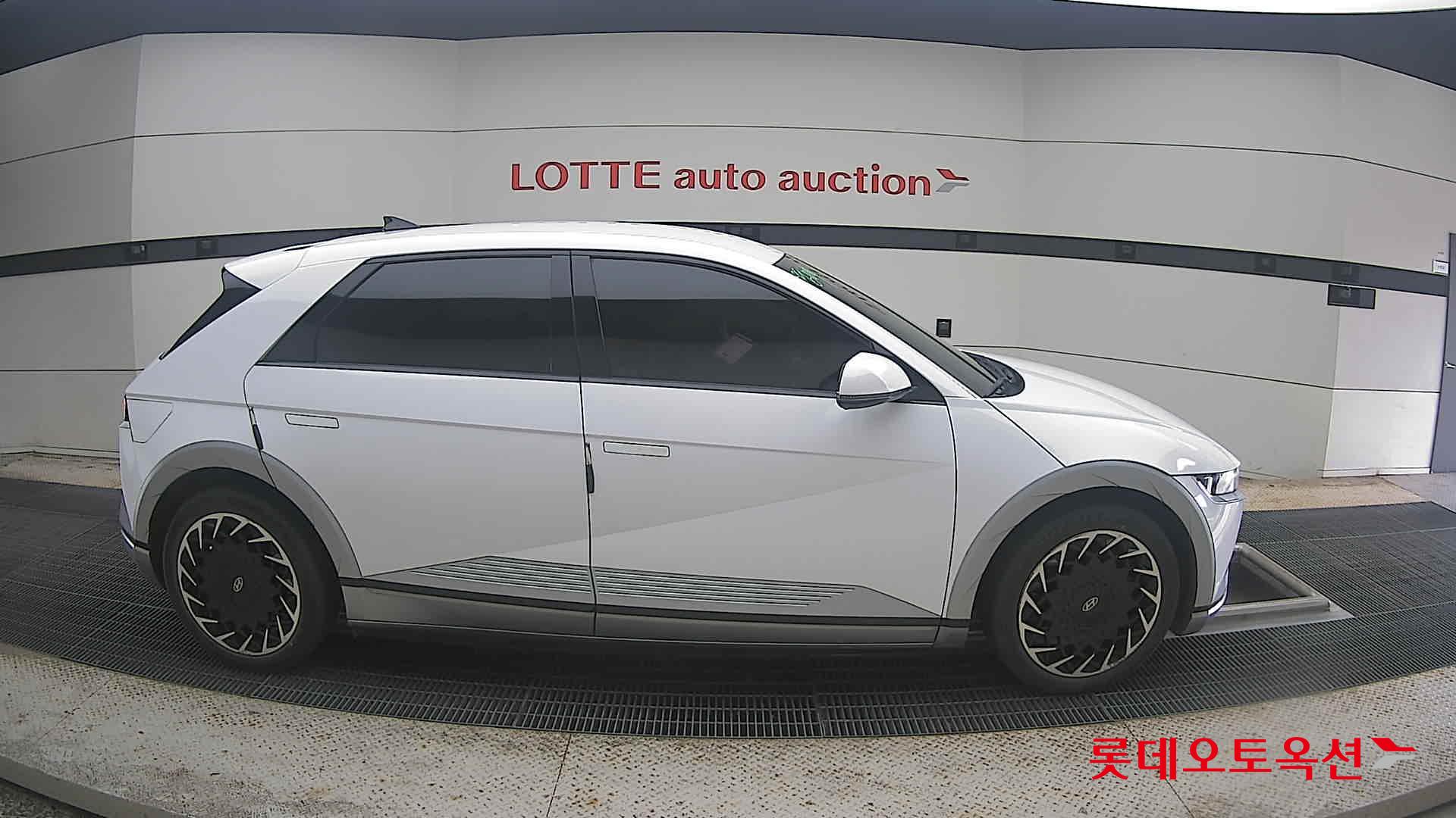 2022 - hyundai ioniq