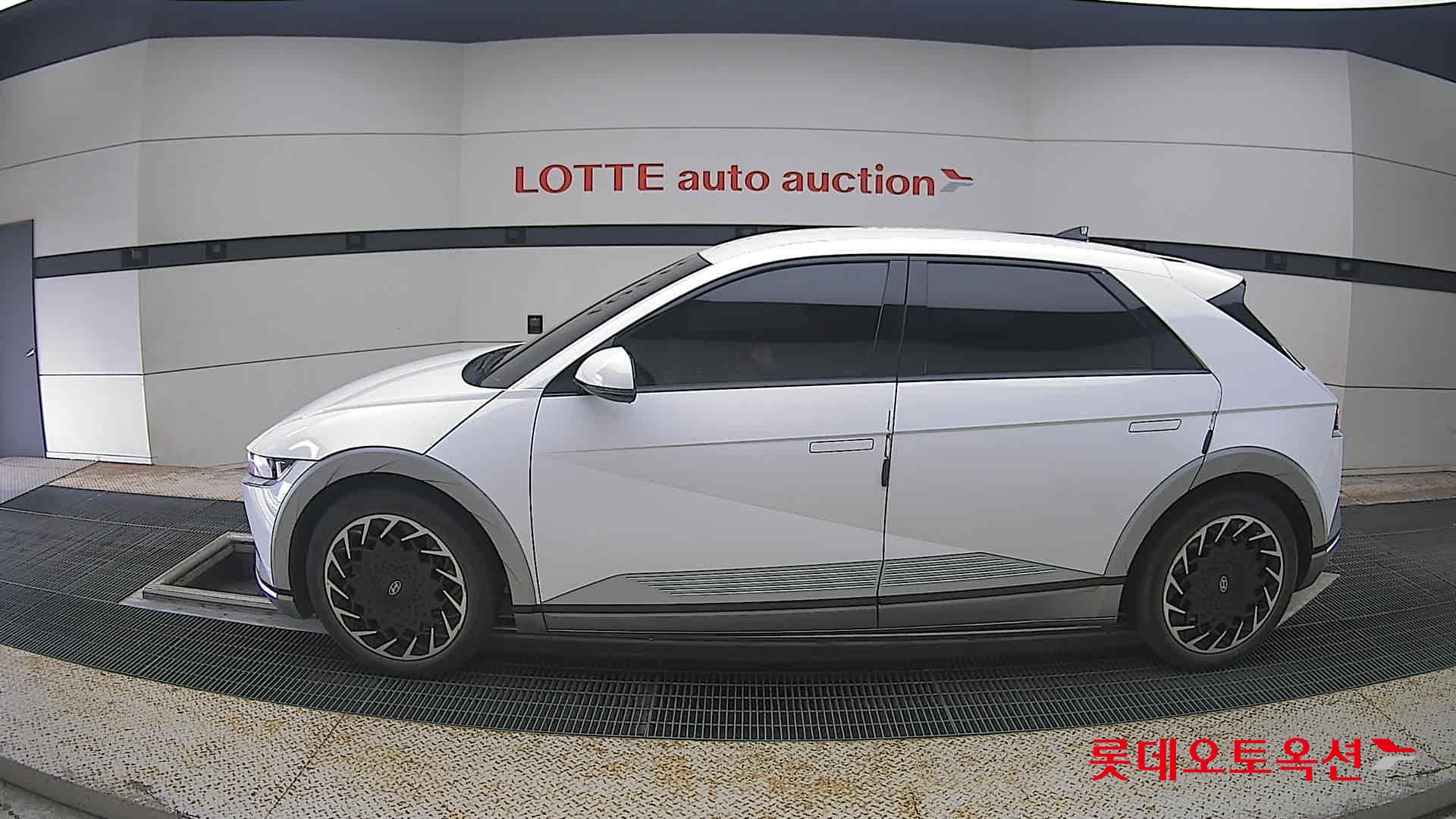 2022 - hyundai ioniq