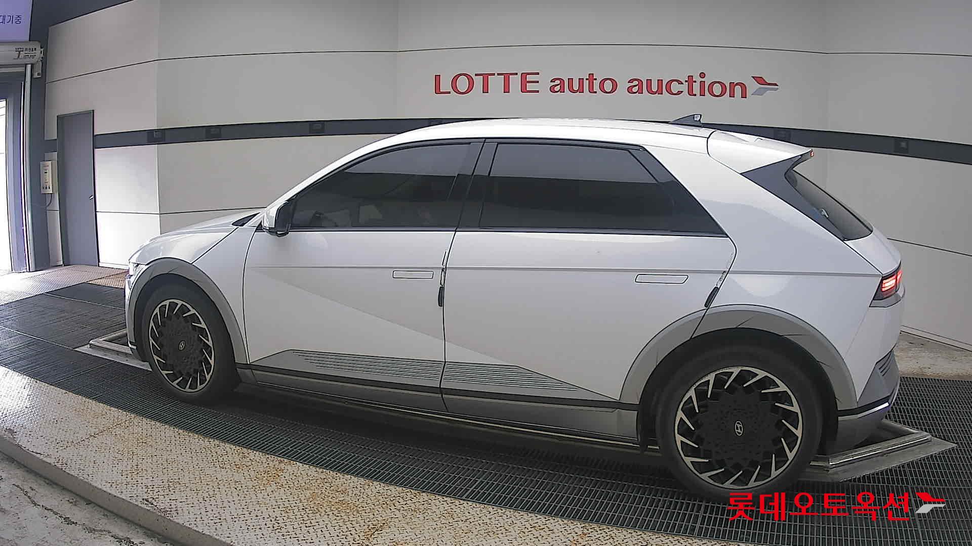 2022 - hyundai ioniq
