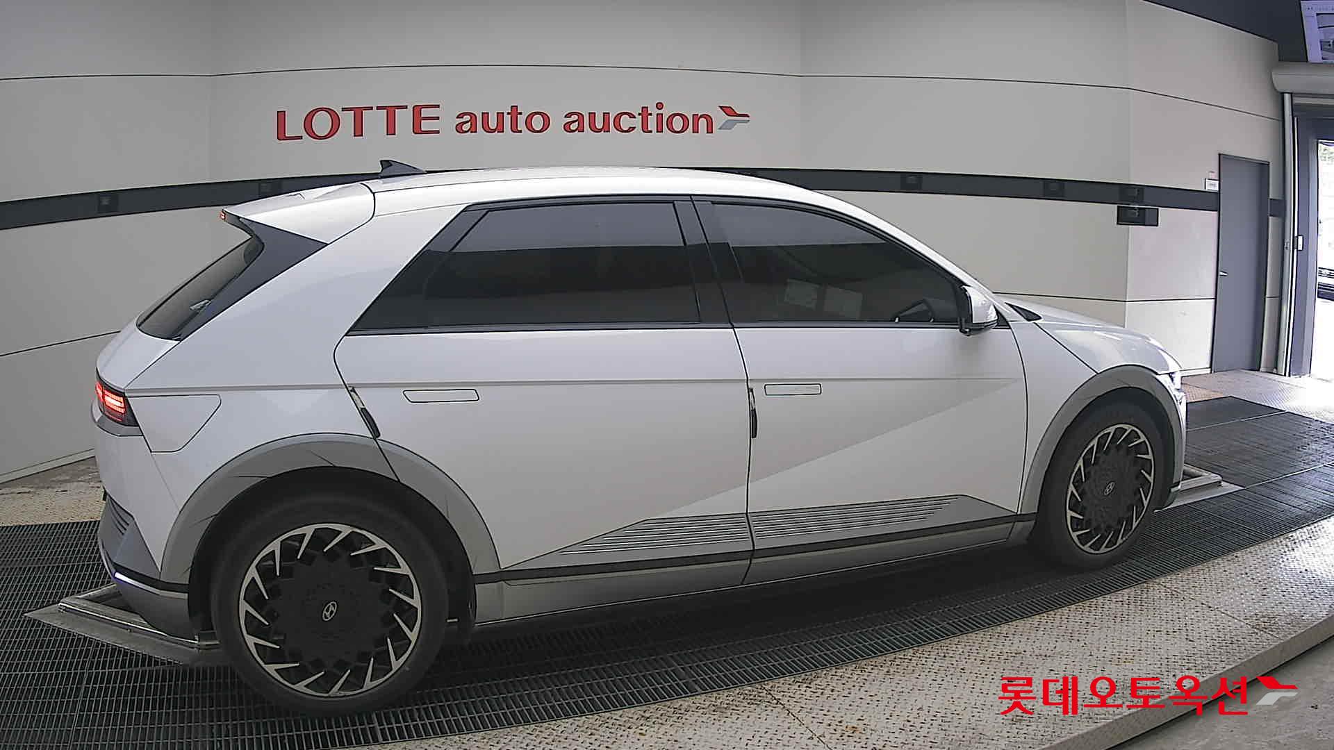 2022 - hyundai ioniq