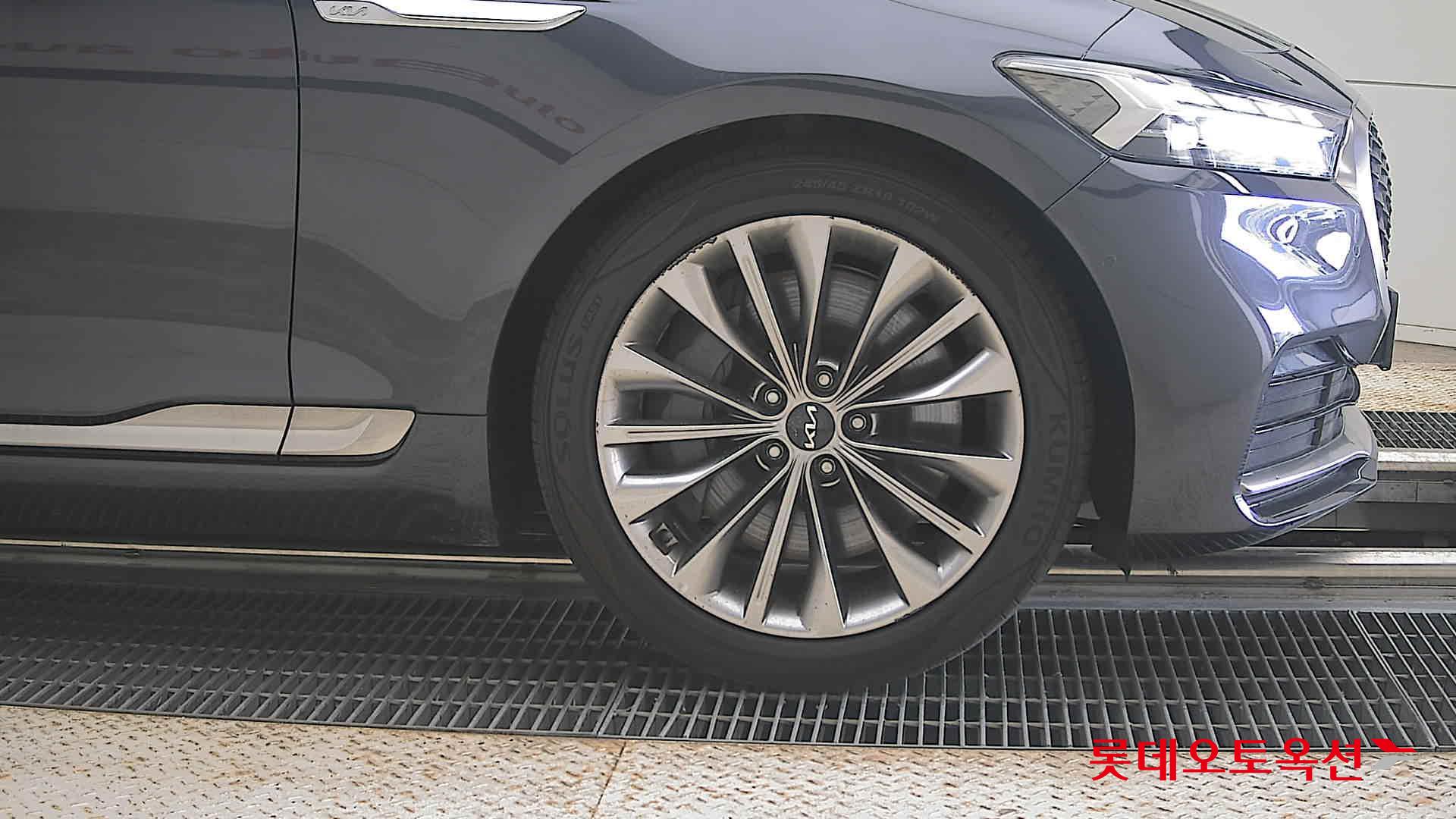 2022 - kia k9