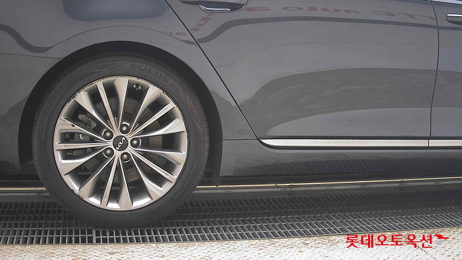2022 - kia k9
