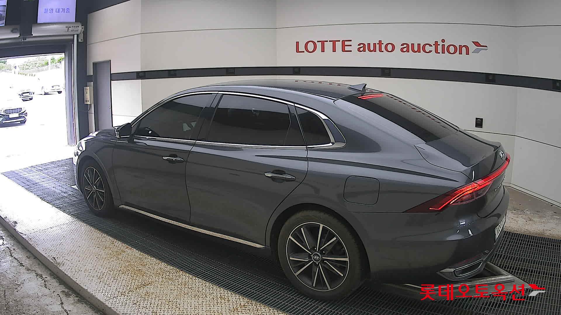 2022 - hyundai grandeur