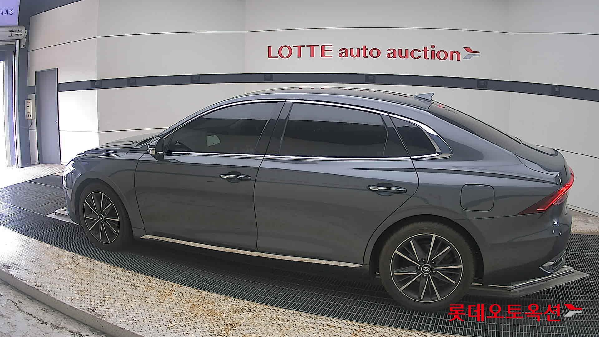 2022 - hyundai grandeur