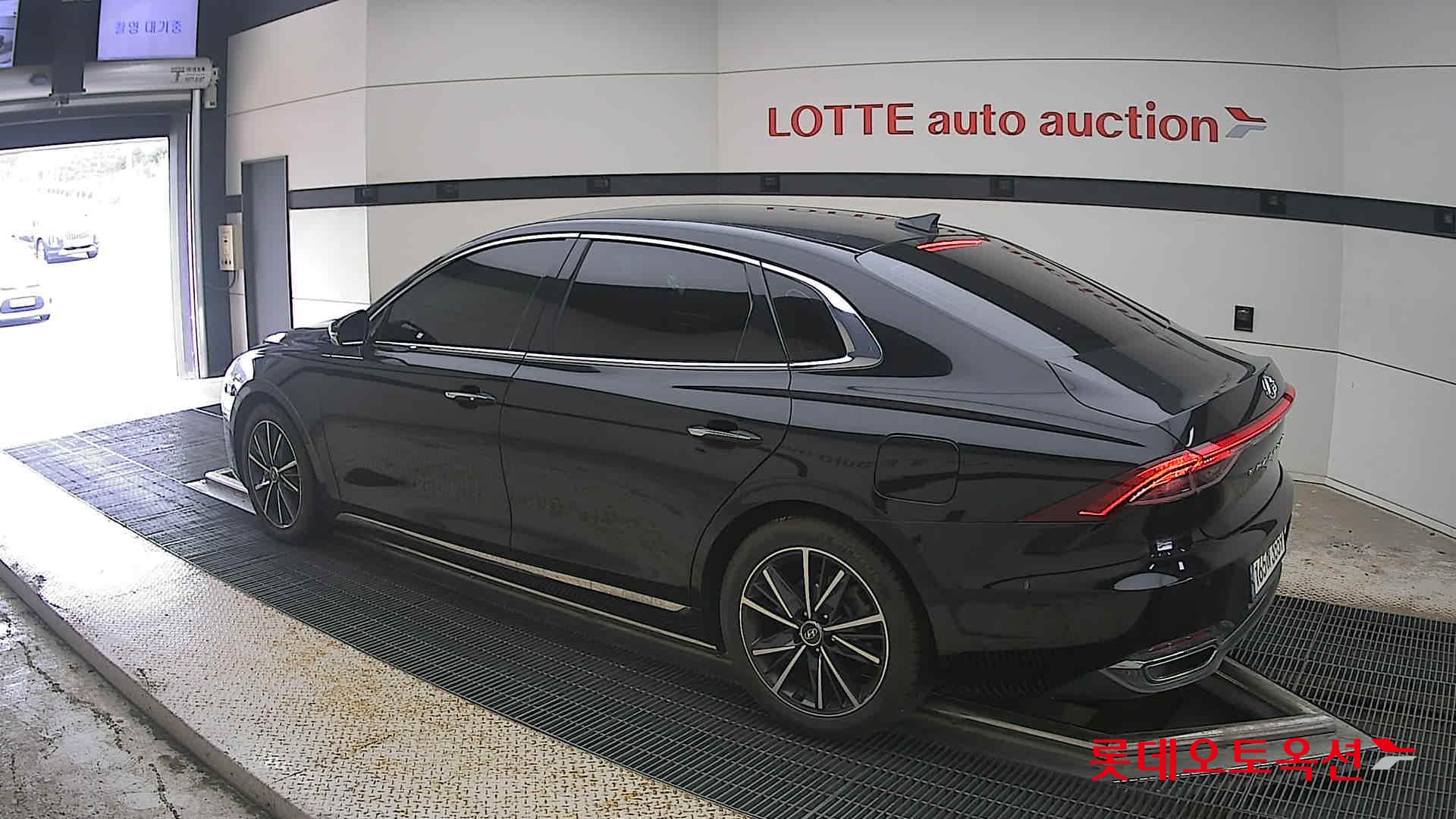 2022 - hyundai grandeur
