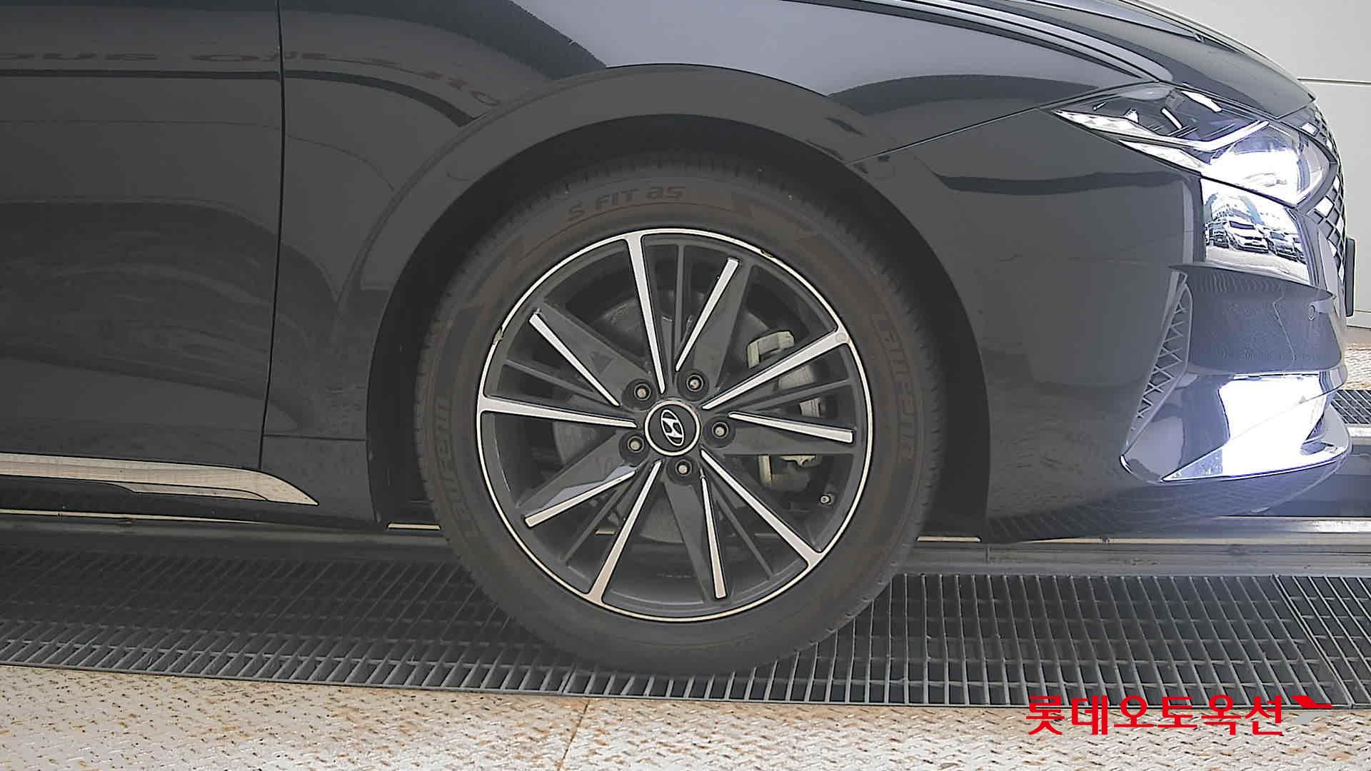 2022 - hyundai grandeur
