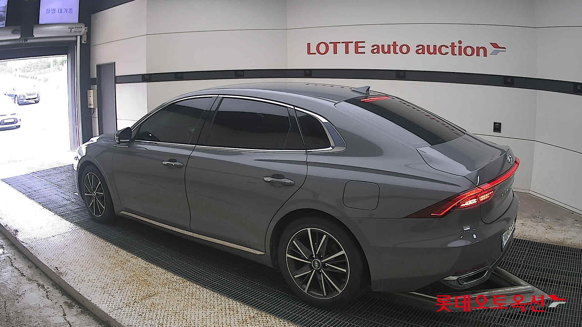 2022 - hyundai grandeur