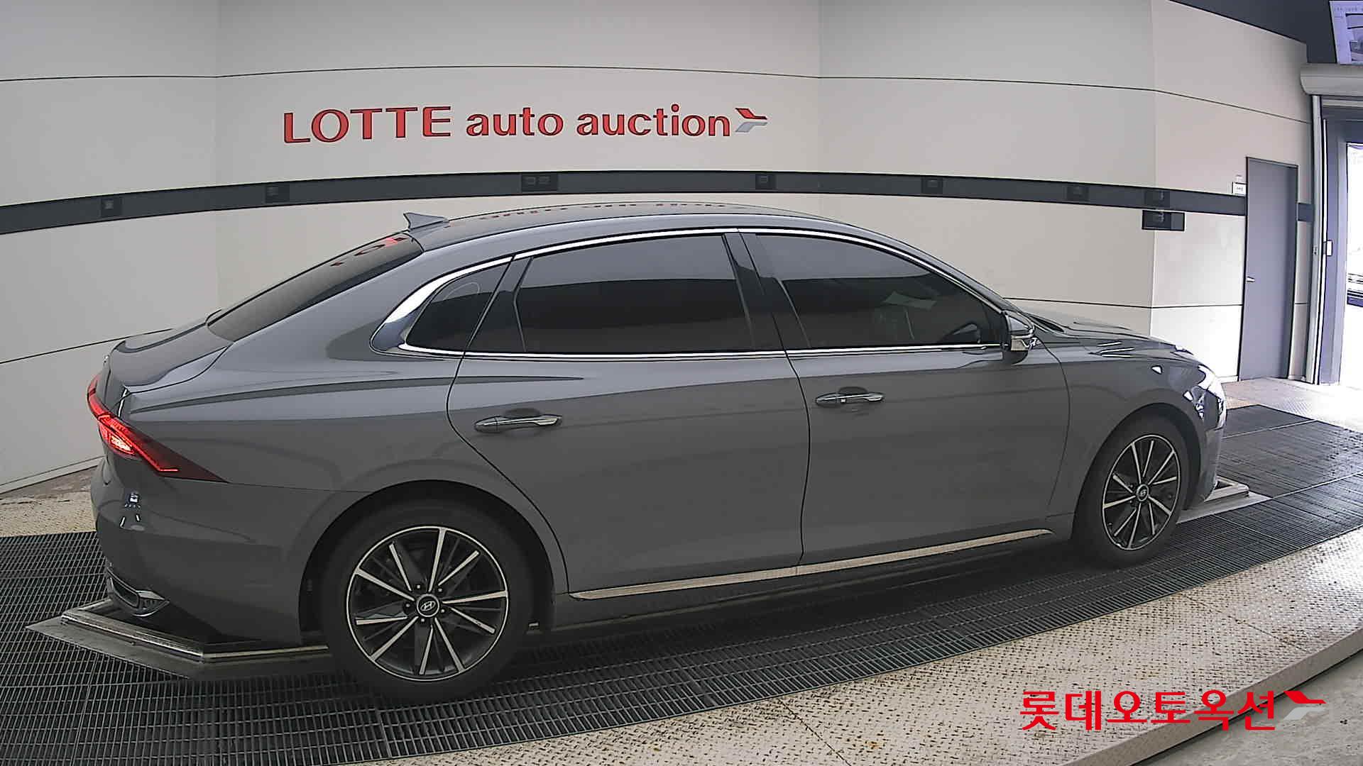 2022 - hyundai grandeur