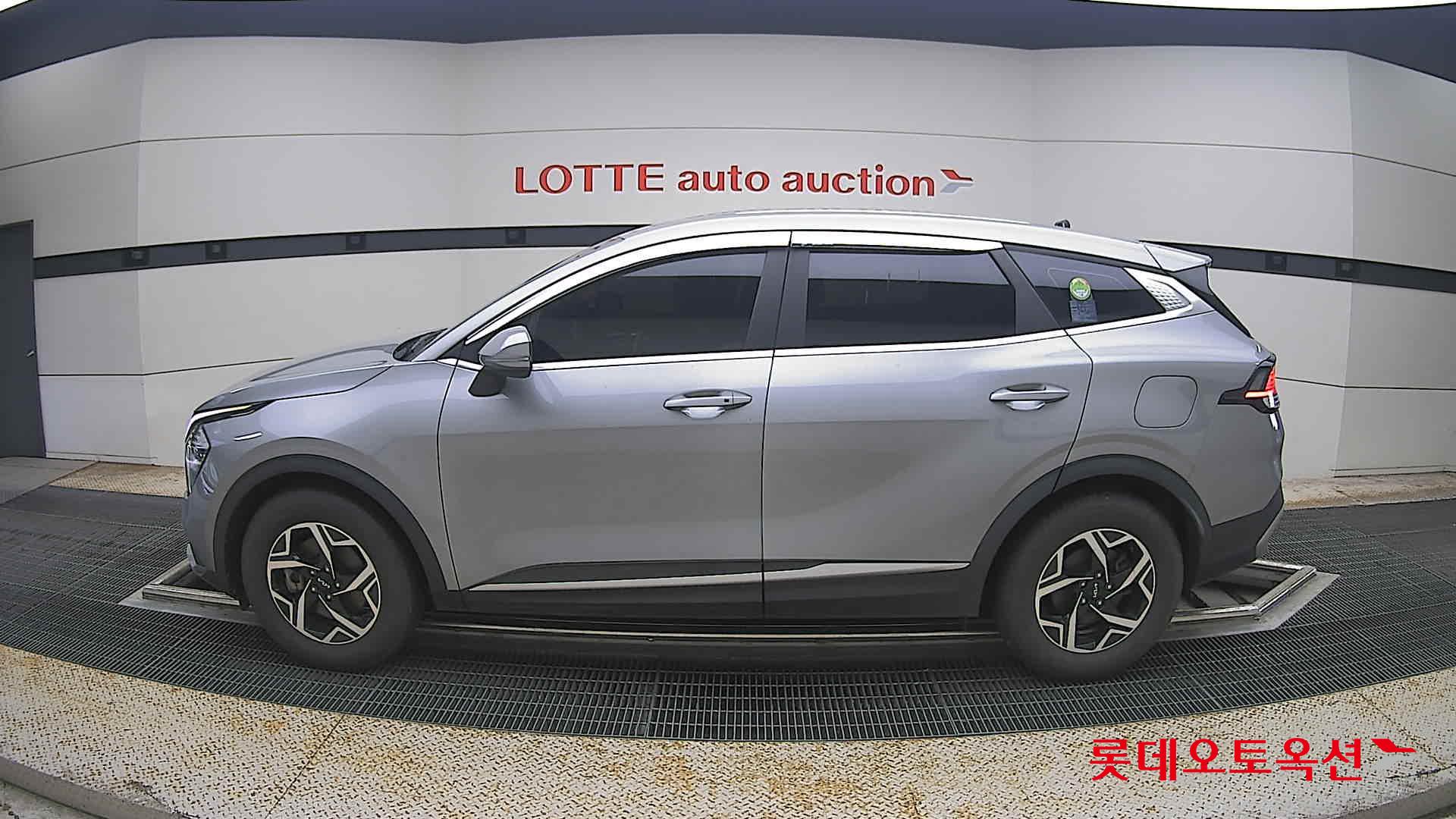 2022 - kia sportage