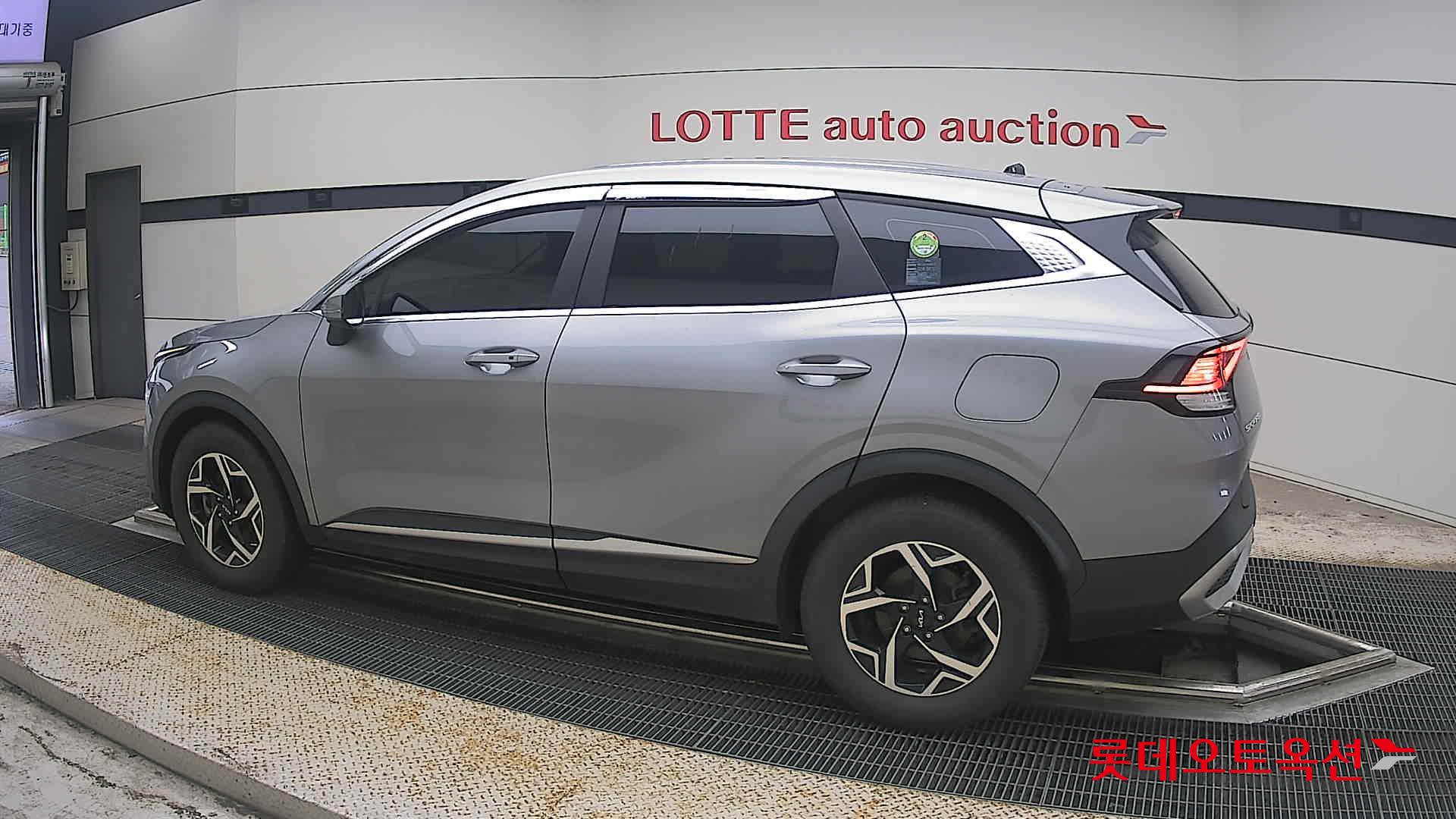 2022 - kia sportage