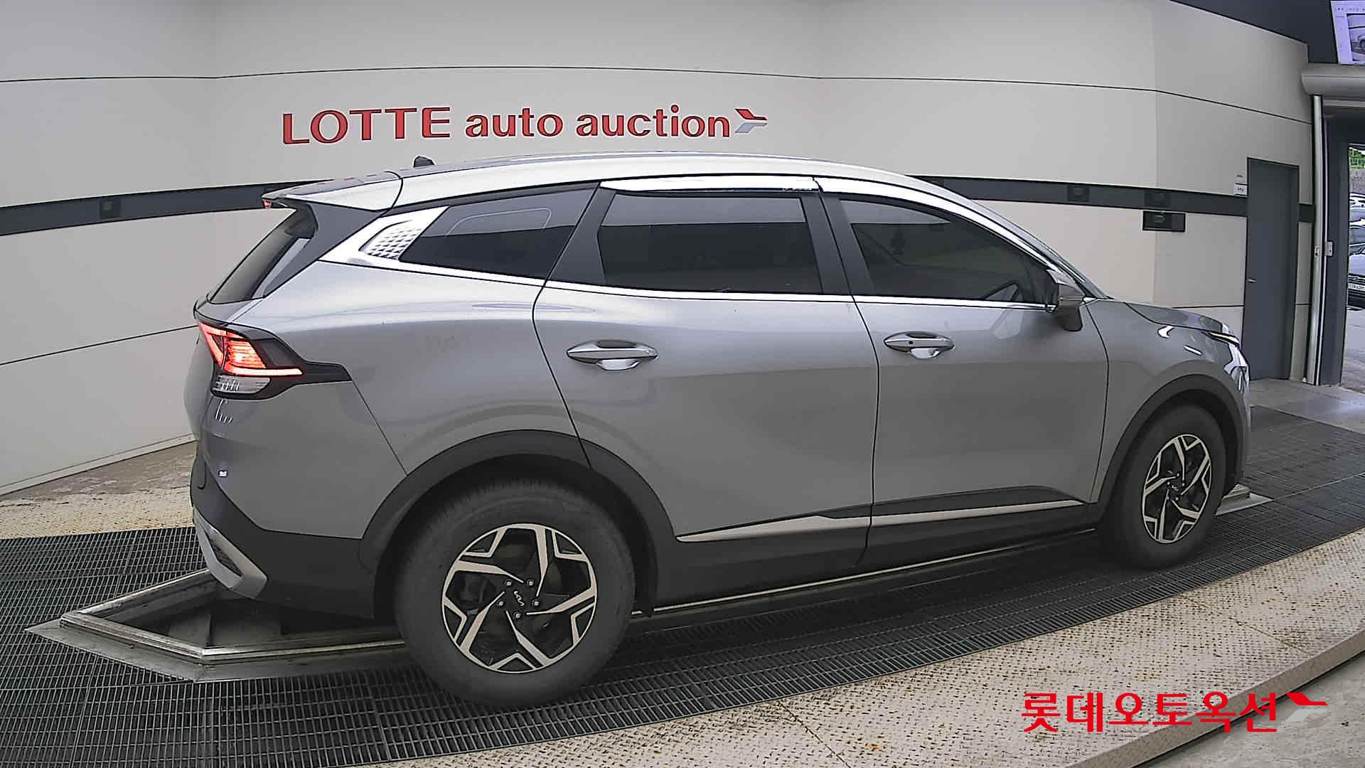 2022 - kia sportage